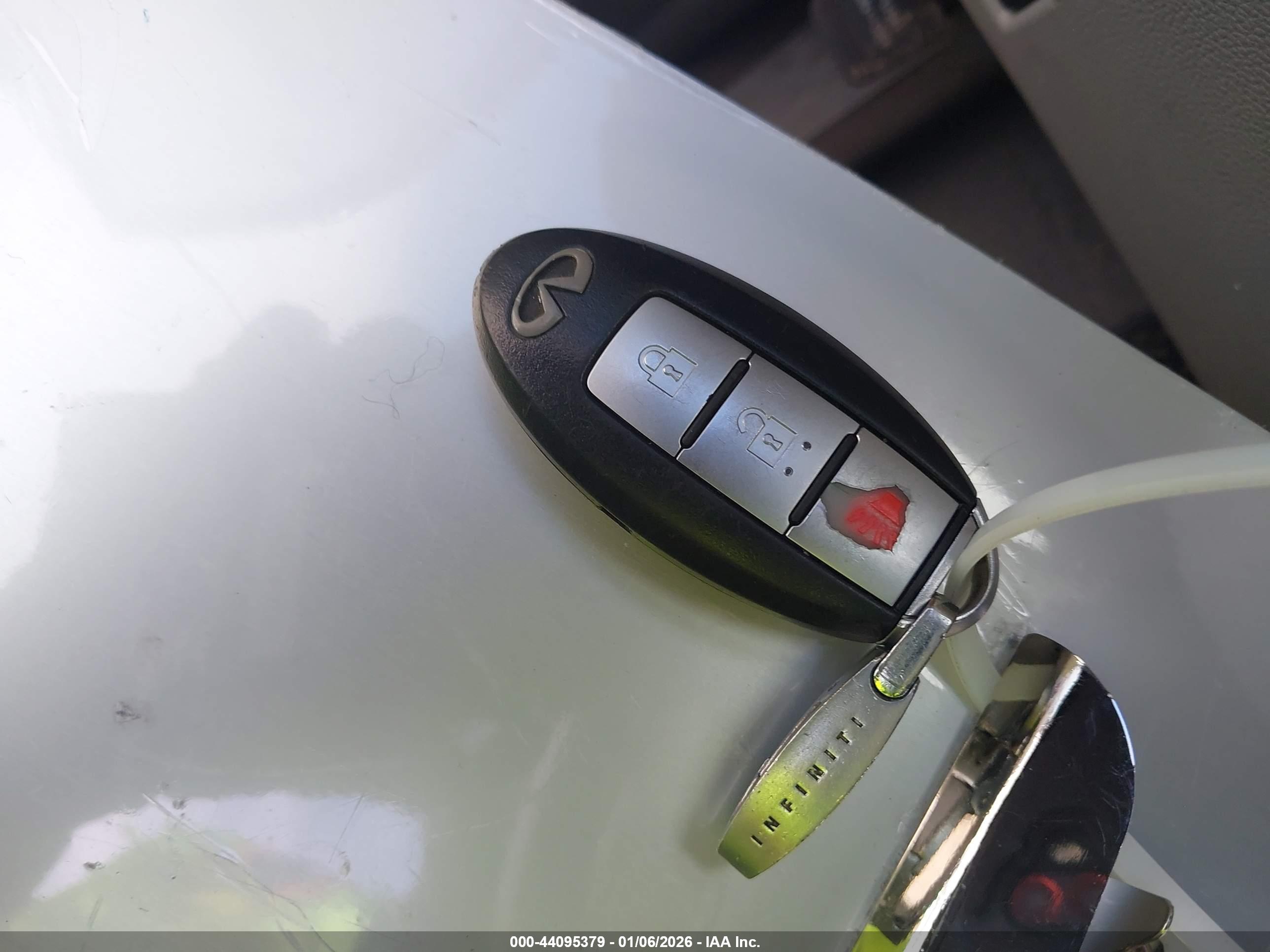 INFINITI EX35 image 11