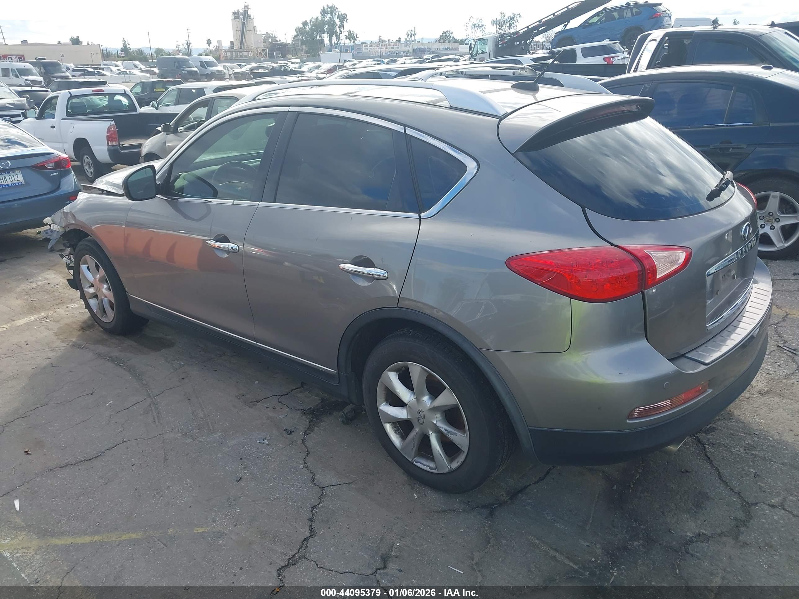 INFINITI EX35 image 3
