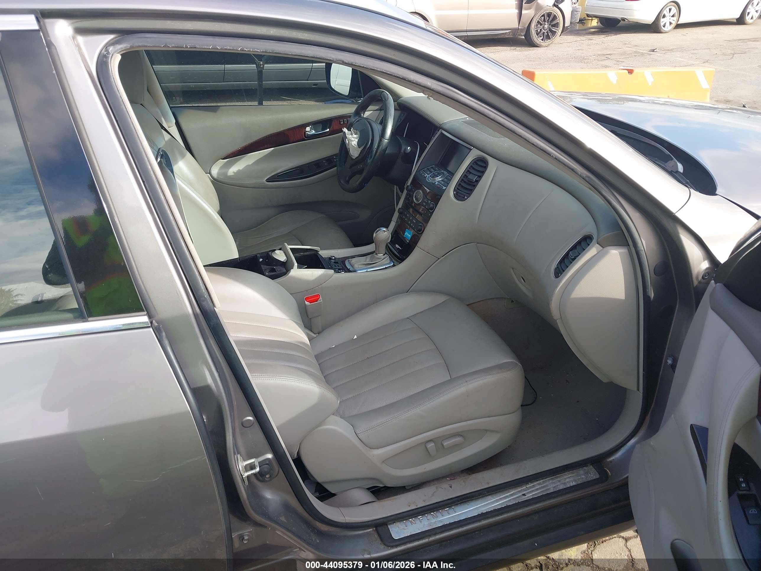 INFINITI EX35 image 5