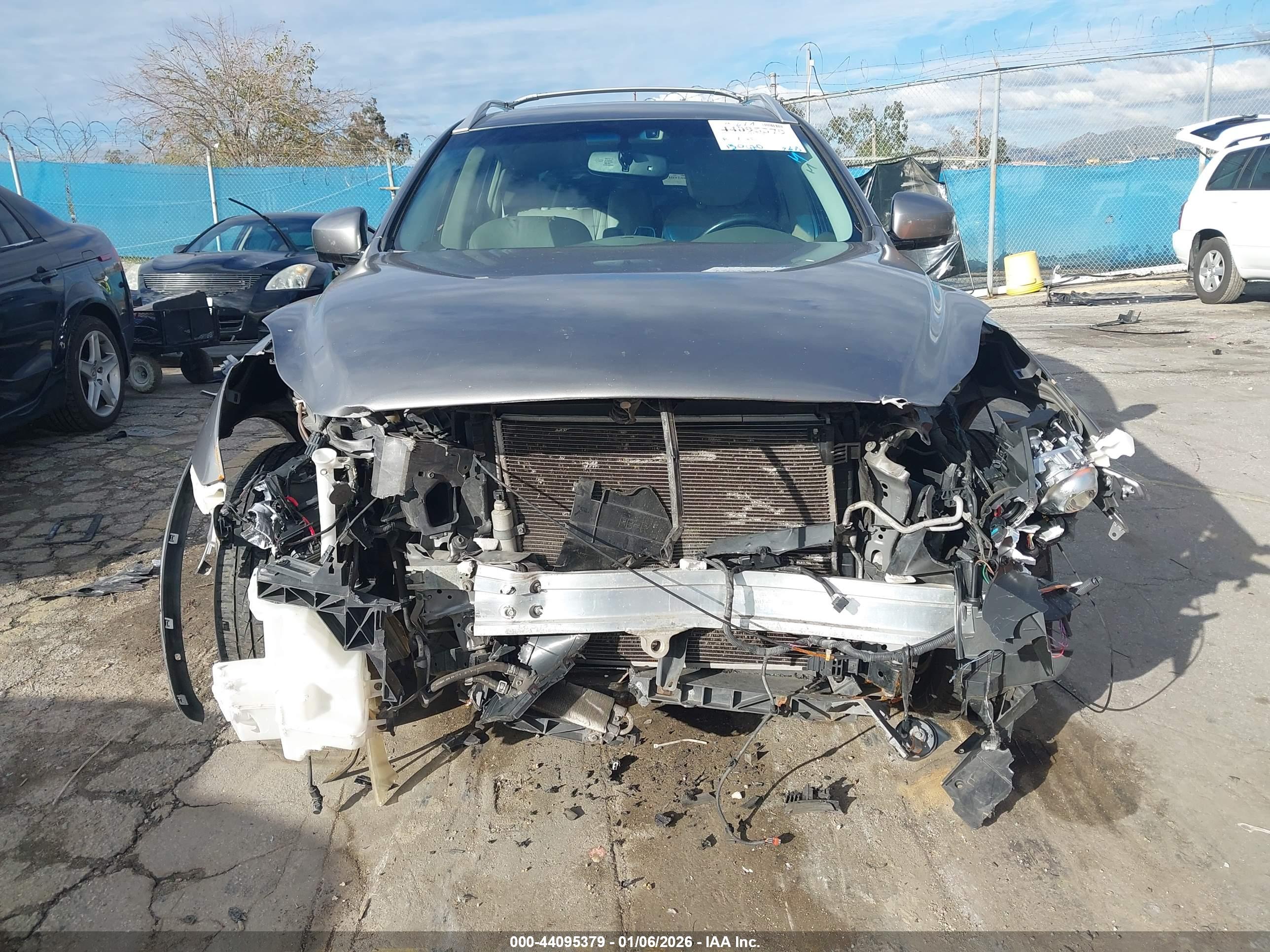 INFINITI EX35 image 6