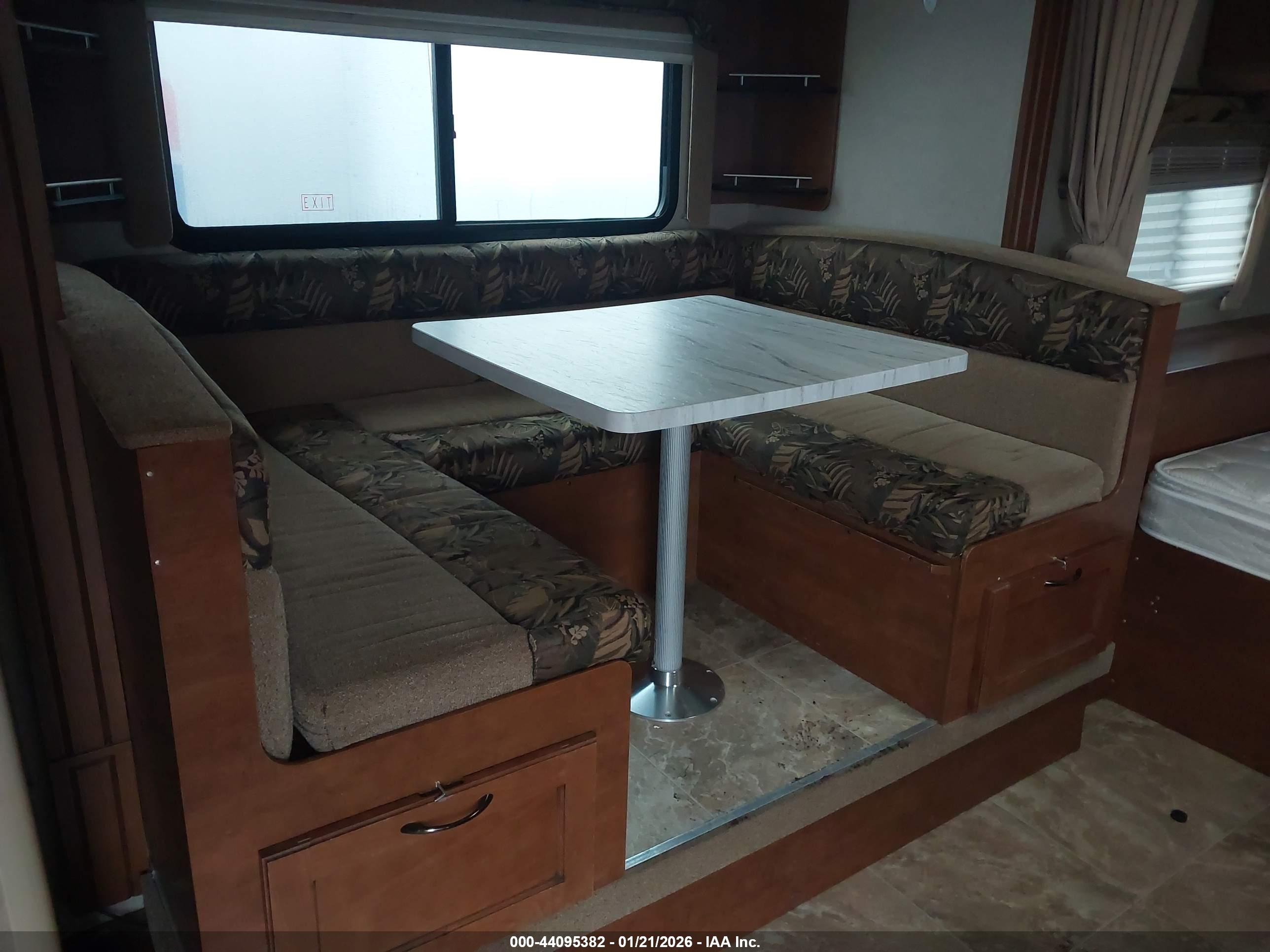 LANCE 1685 image 8