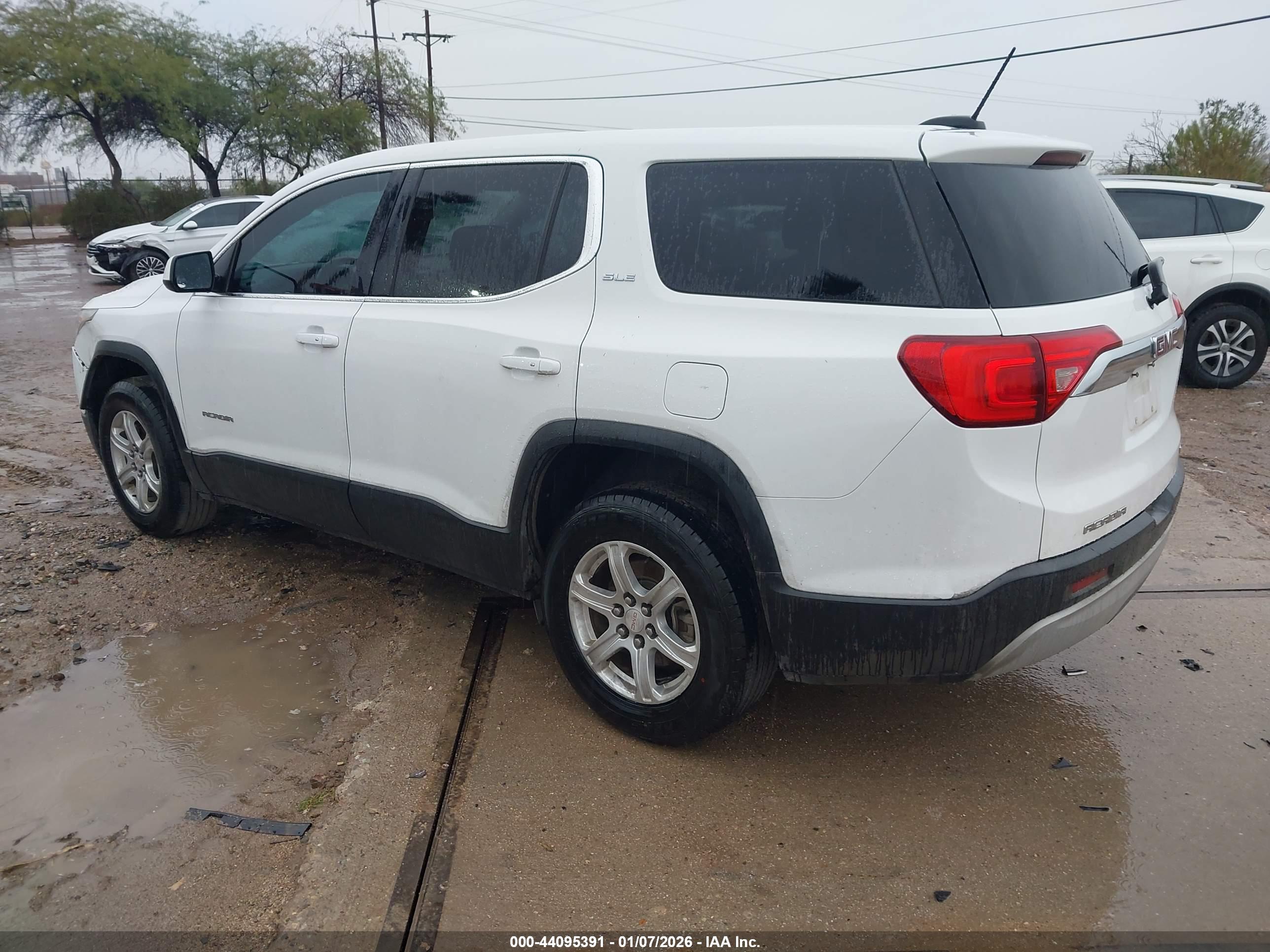 GMC ACADIA image 3