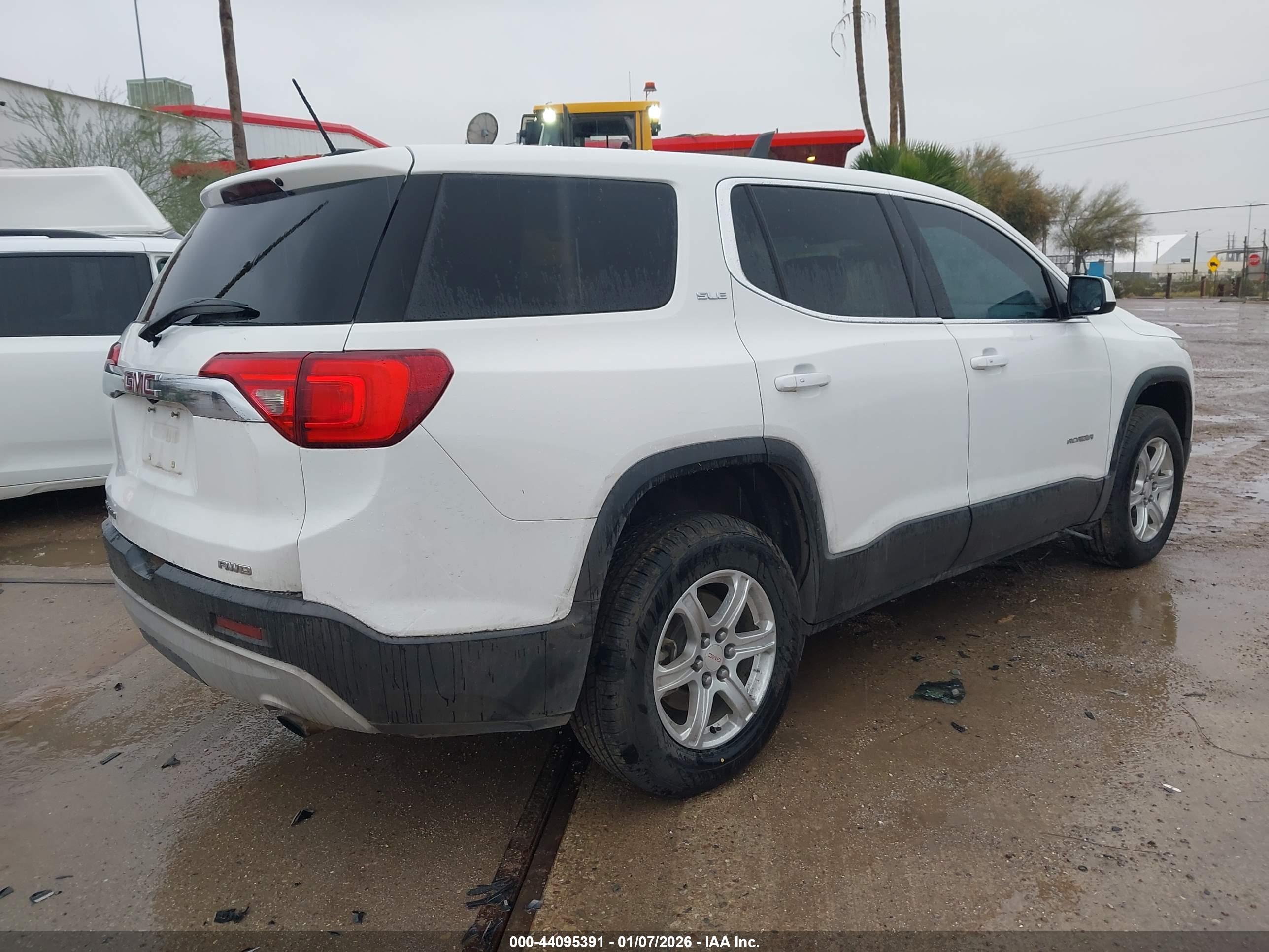 GMC ACADIA image 4