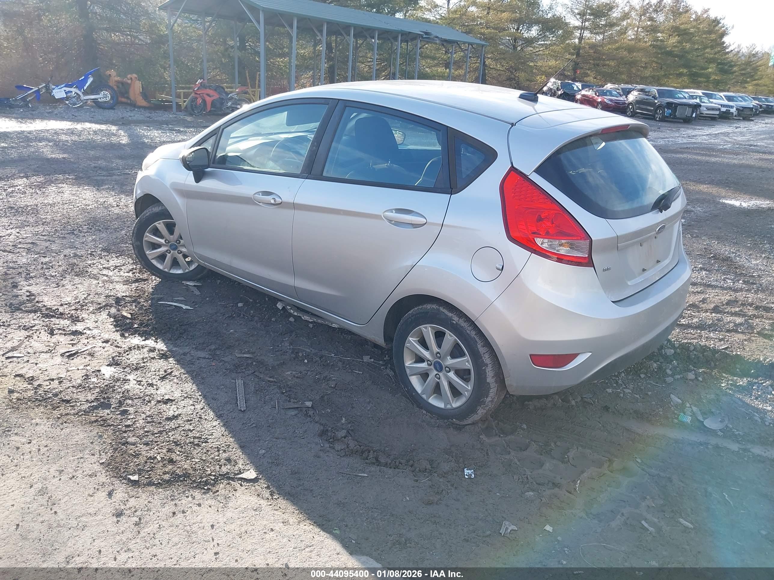 FORD FIESTA image 3