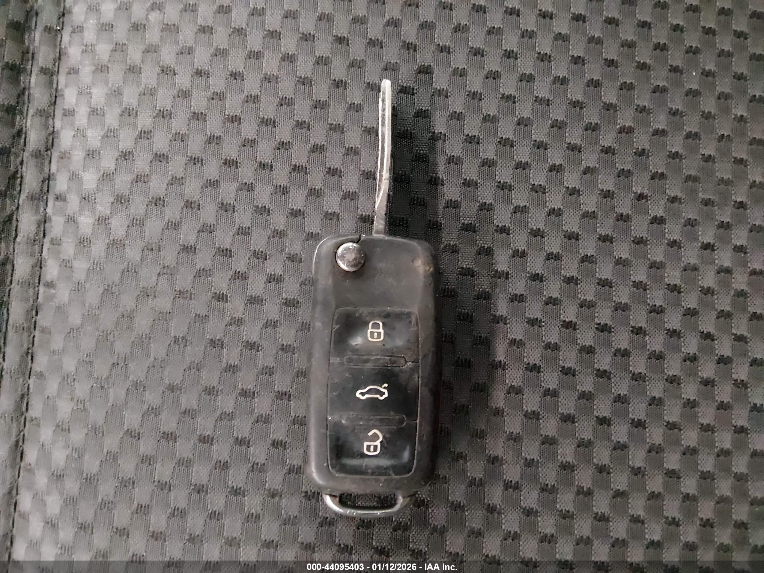 VOLKSWAGEN JETTA image 11