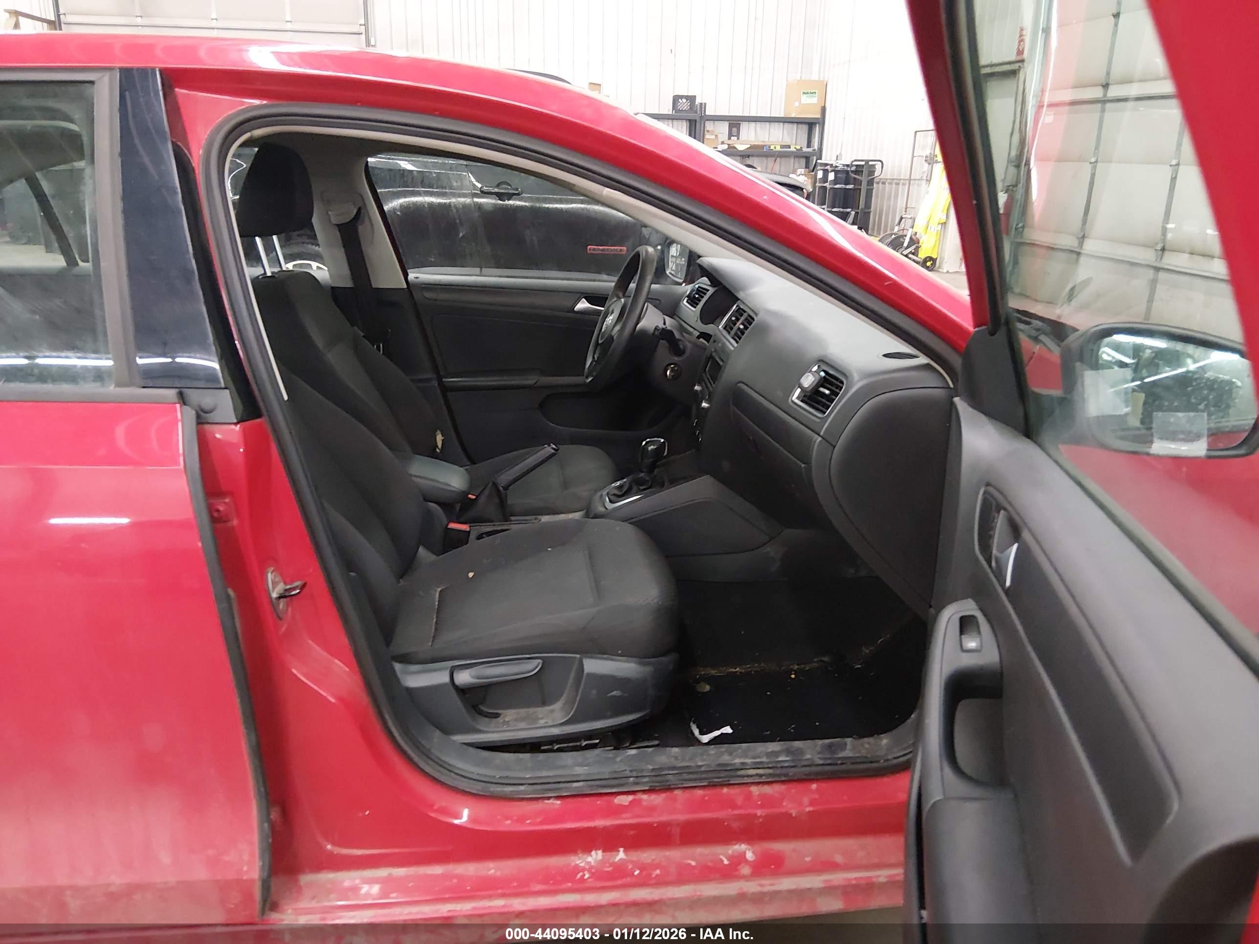 VOLKSWAGEN JETTA image 5