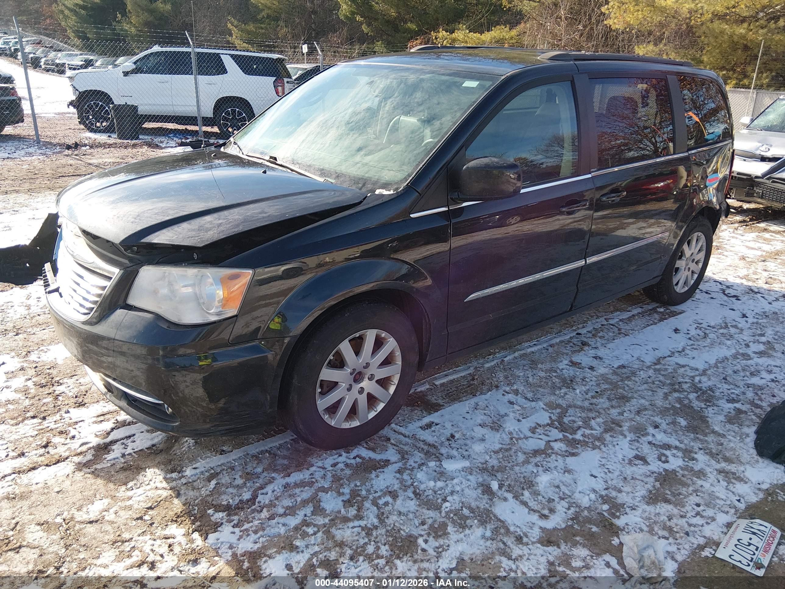 CHRYSLER TOWN image 2