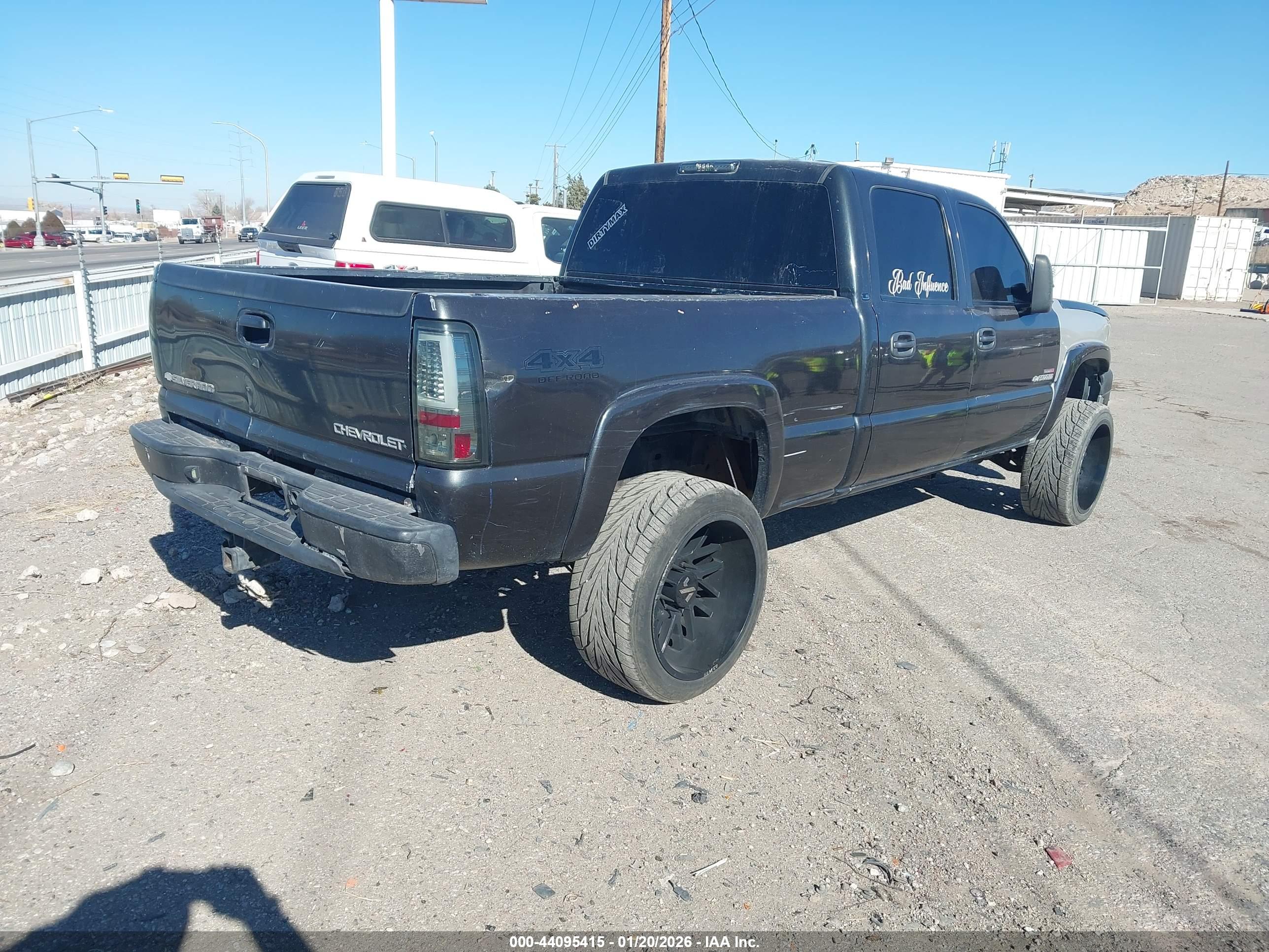 CHEVROLET SILVERADO image 4