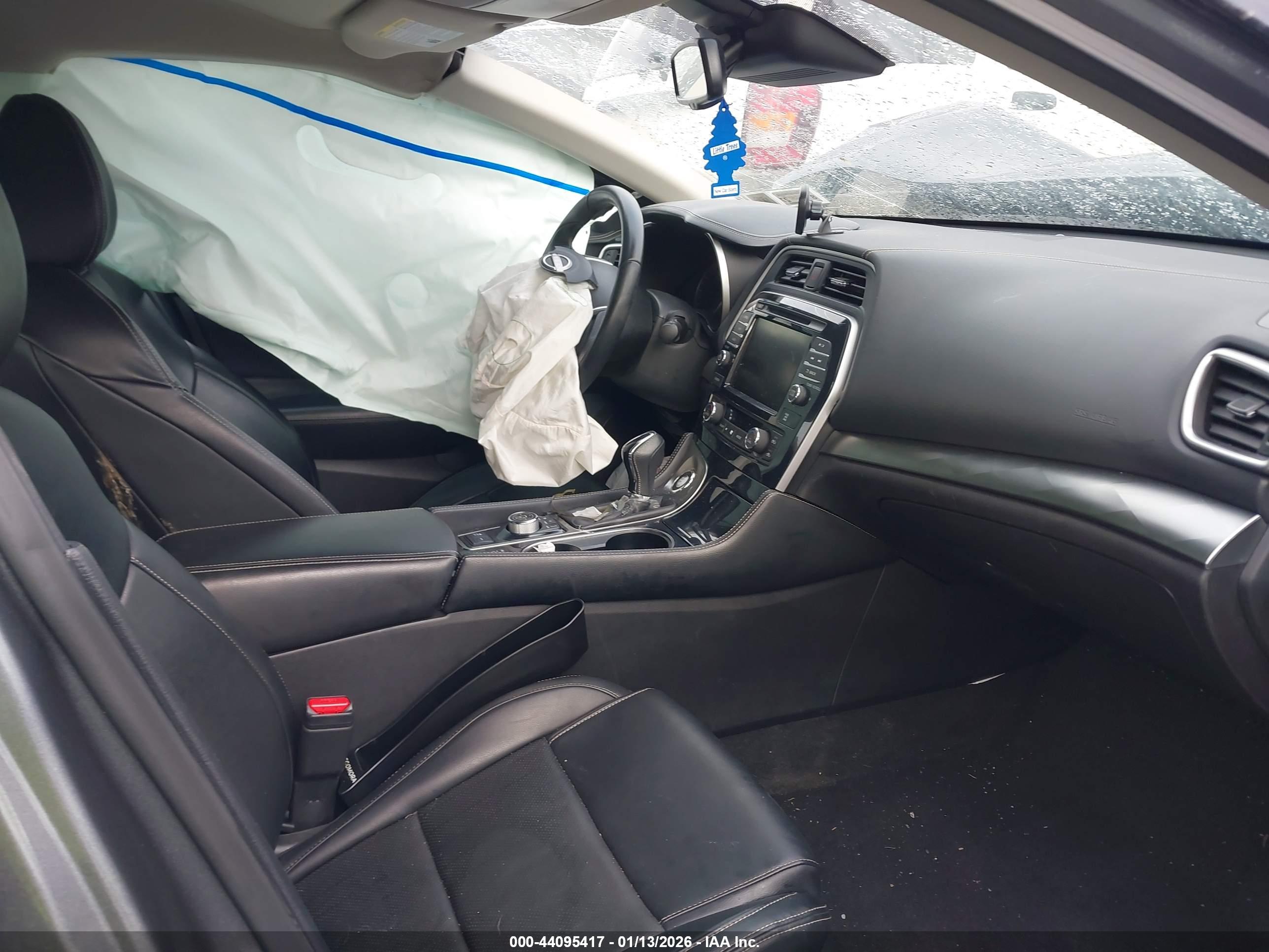 NISSAN MAXIMA image 5