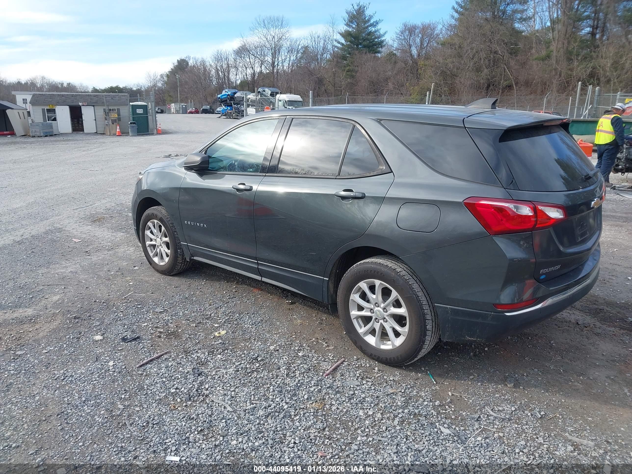 CHEVROLET EQUINOX image 3