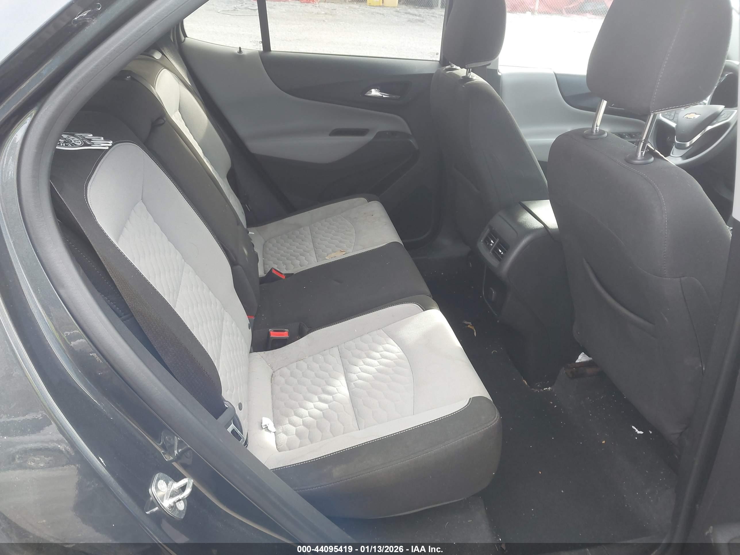 CHEVROLET EQUINOX image 8