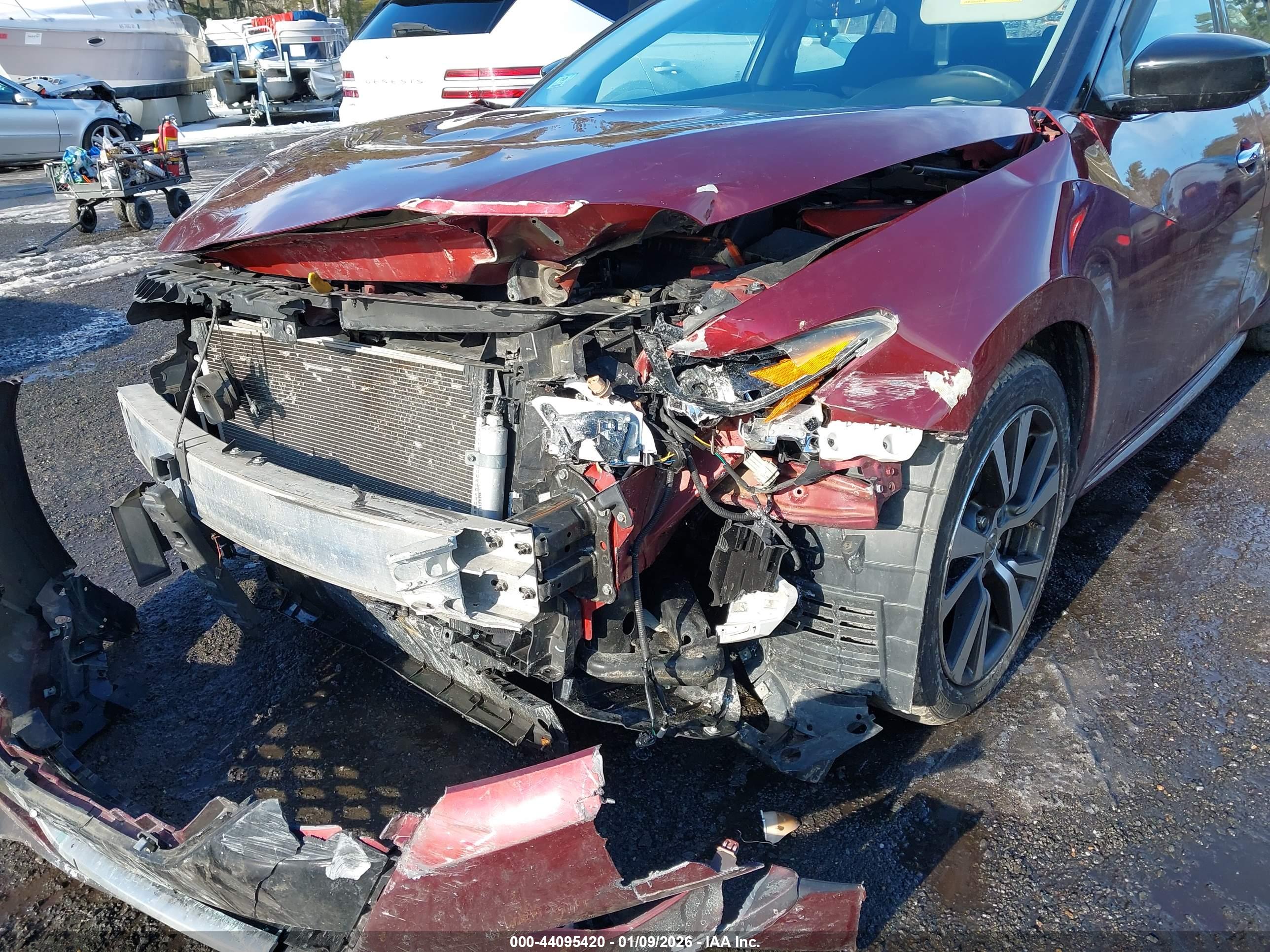 NISSAN MAXIMA image 6