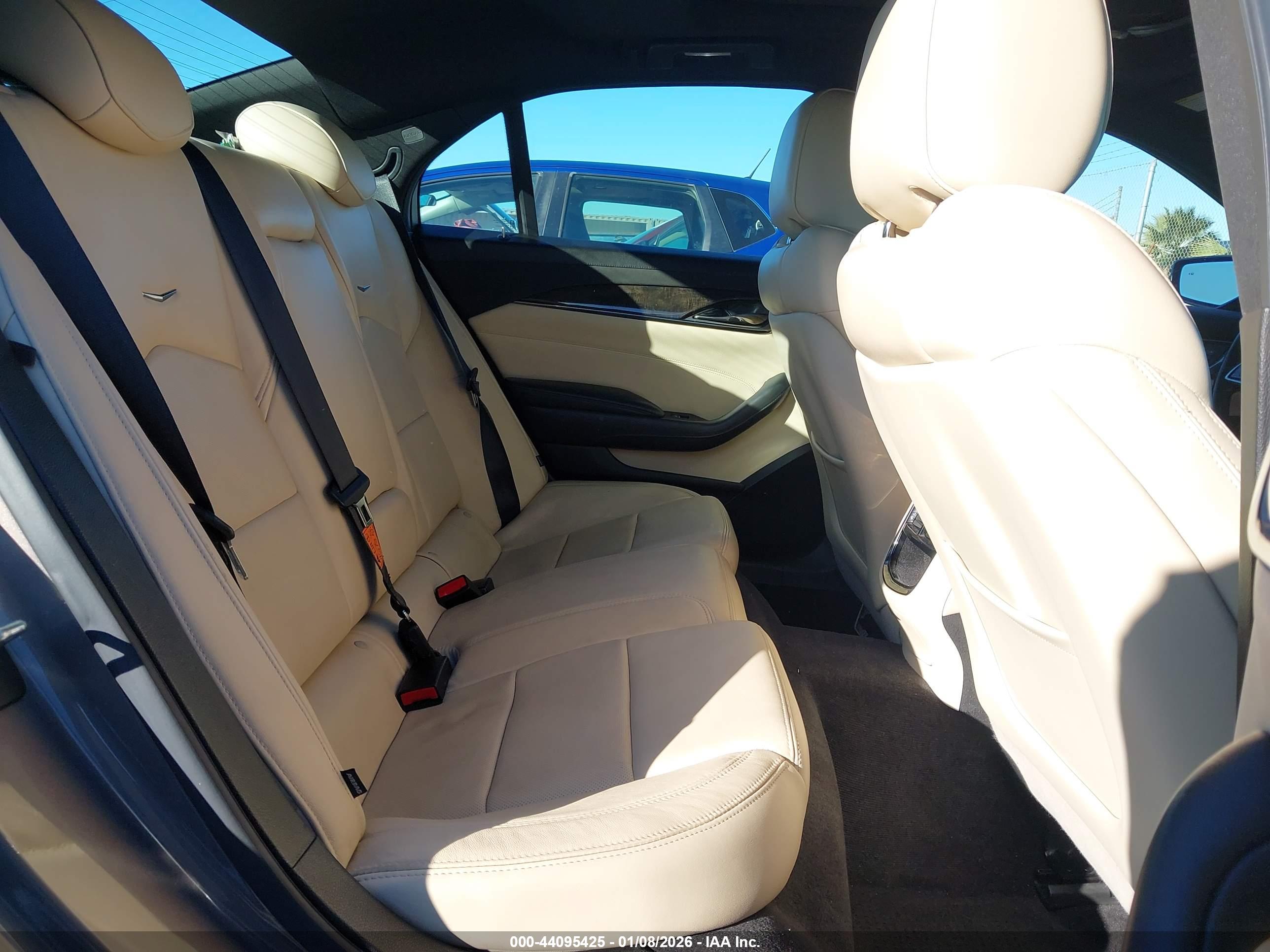 CADILLAC CTS image 8