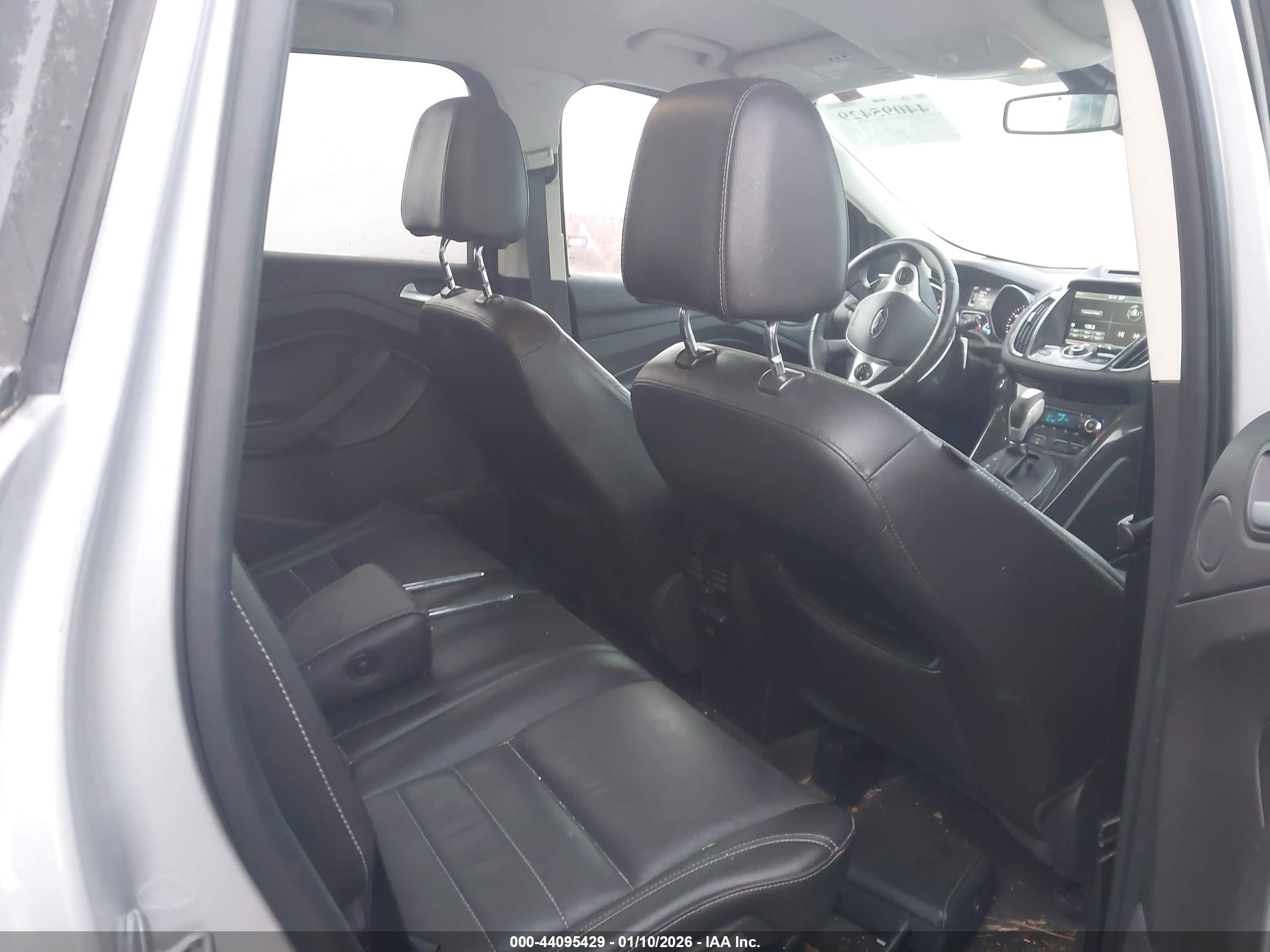 FORD ESCAPE image 8