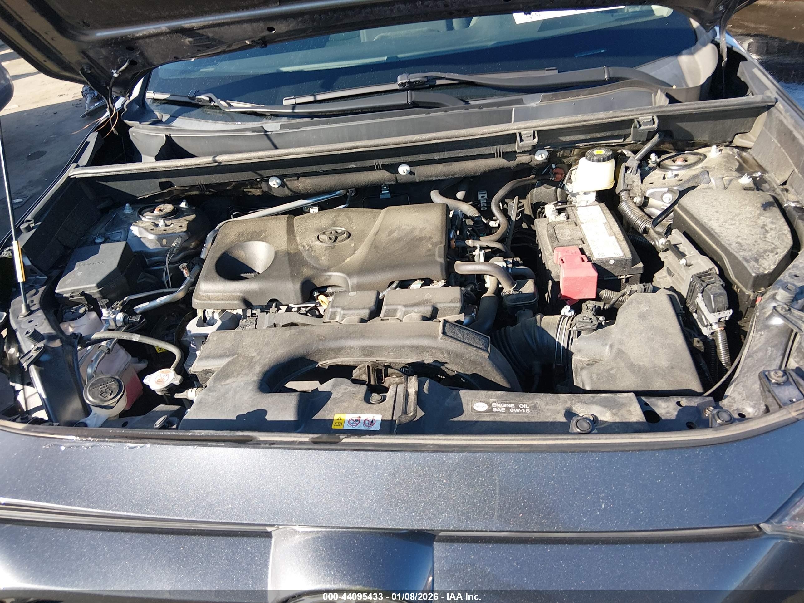 TOYOTA RAV4 image 10