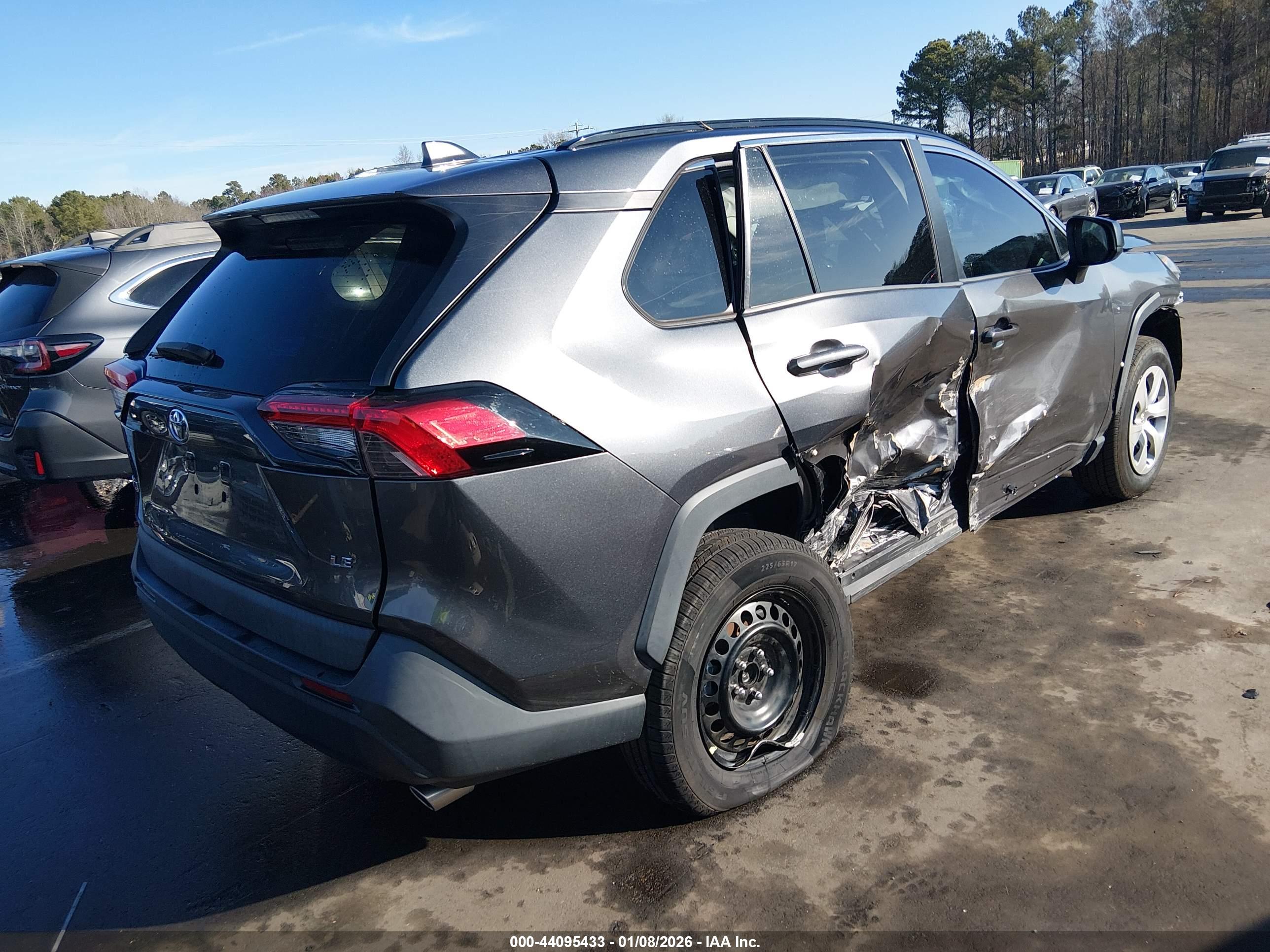 TOYOTA RAV4 image 4
