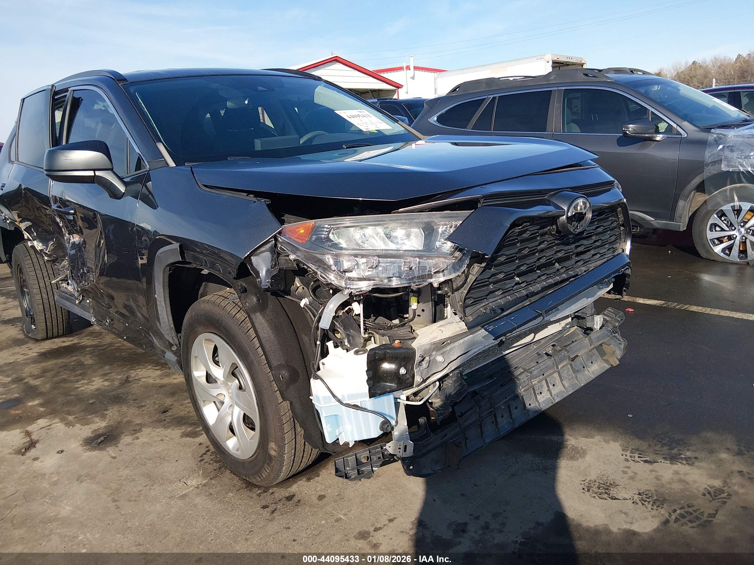 TOYOTA RAV4 image 6