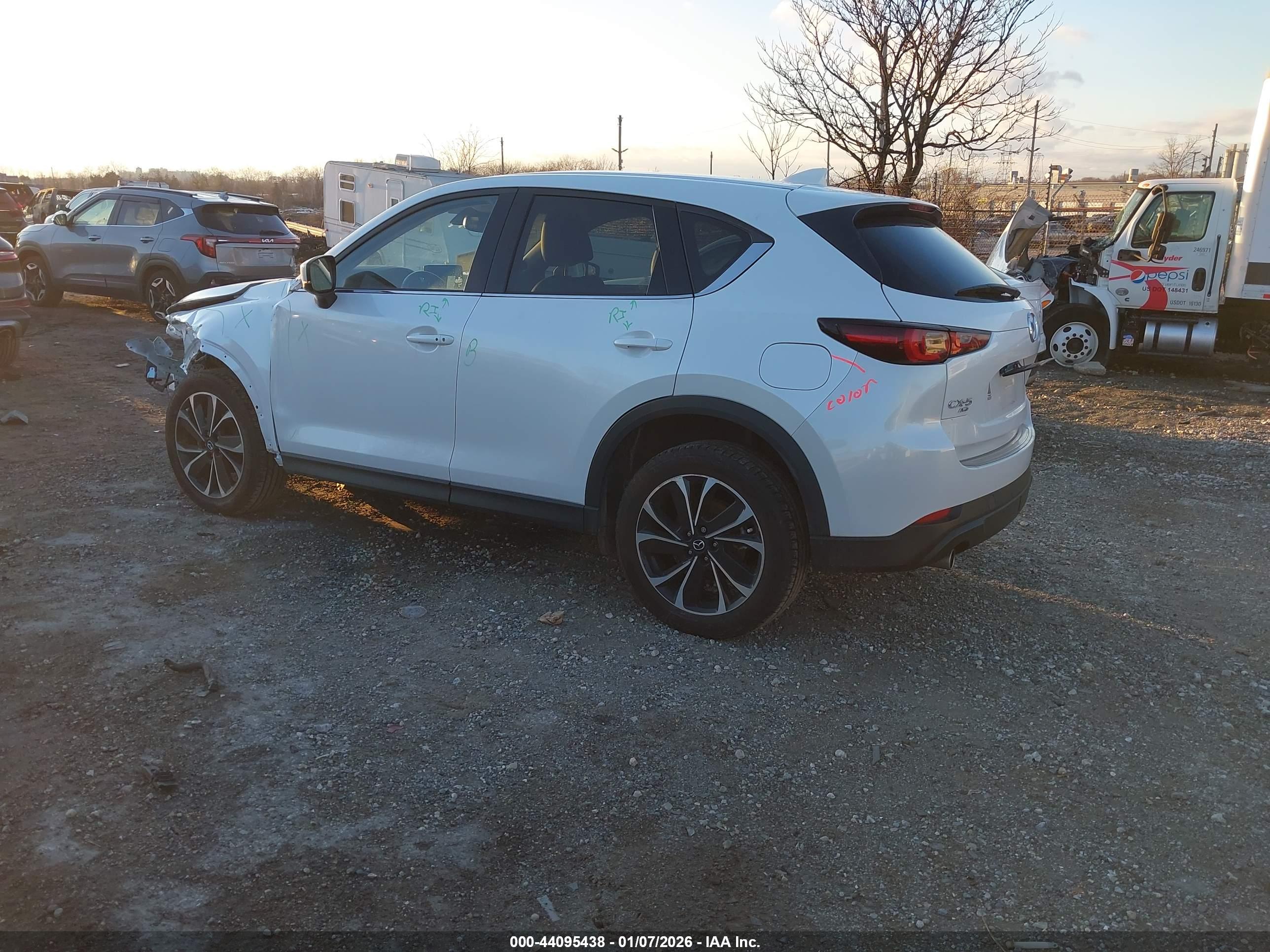 MAZDA CX-5 image 3