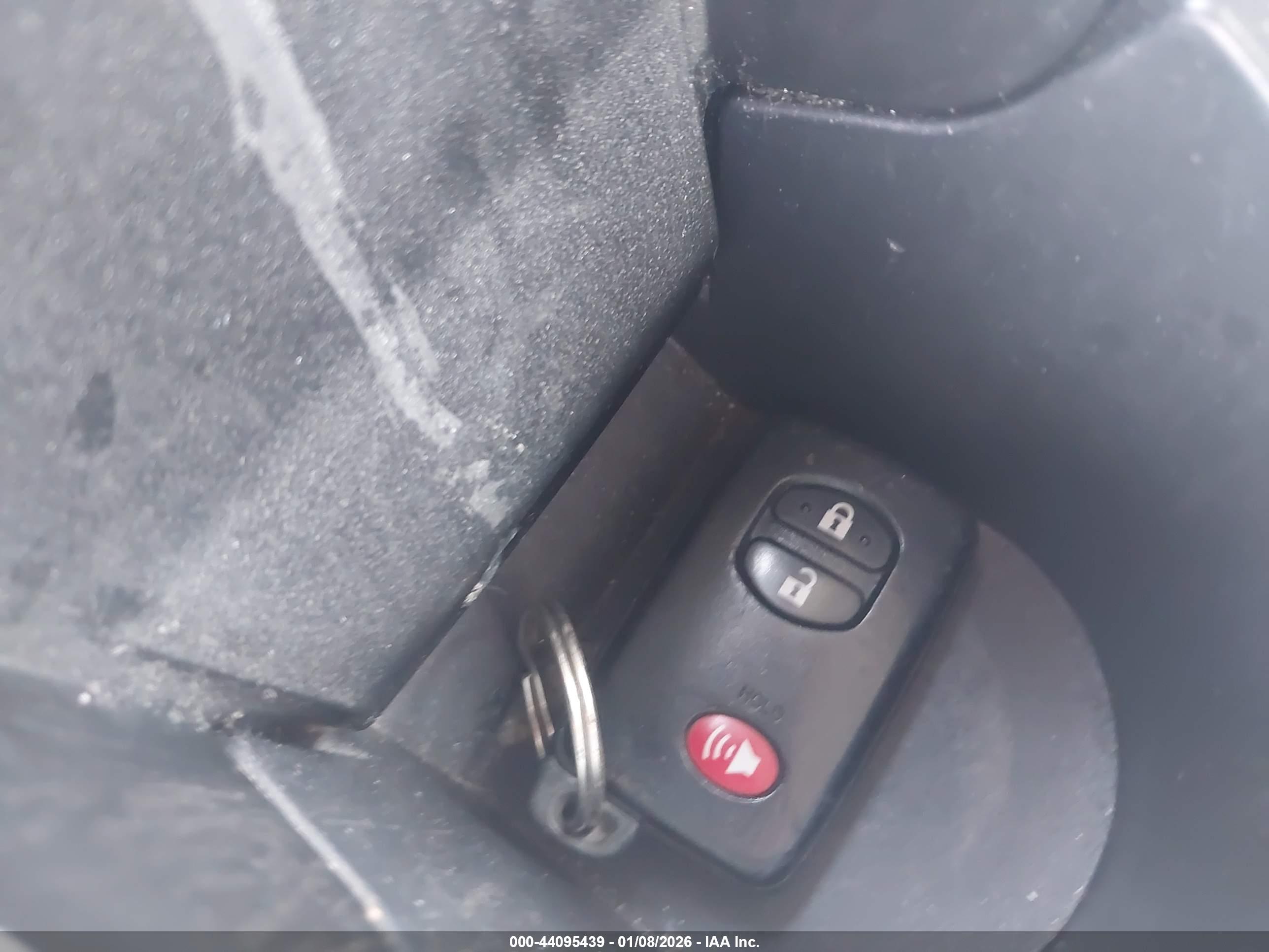 TOYOTA PRIUS image 11
