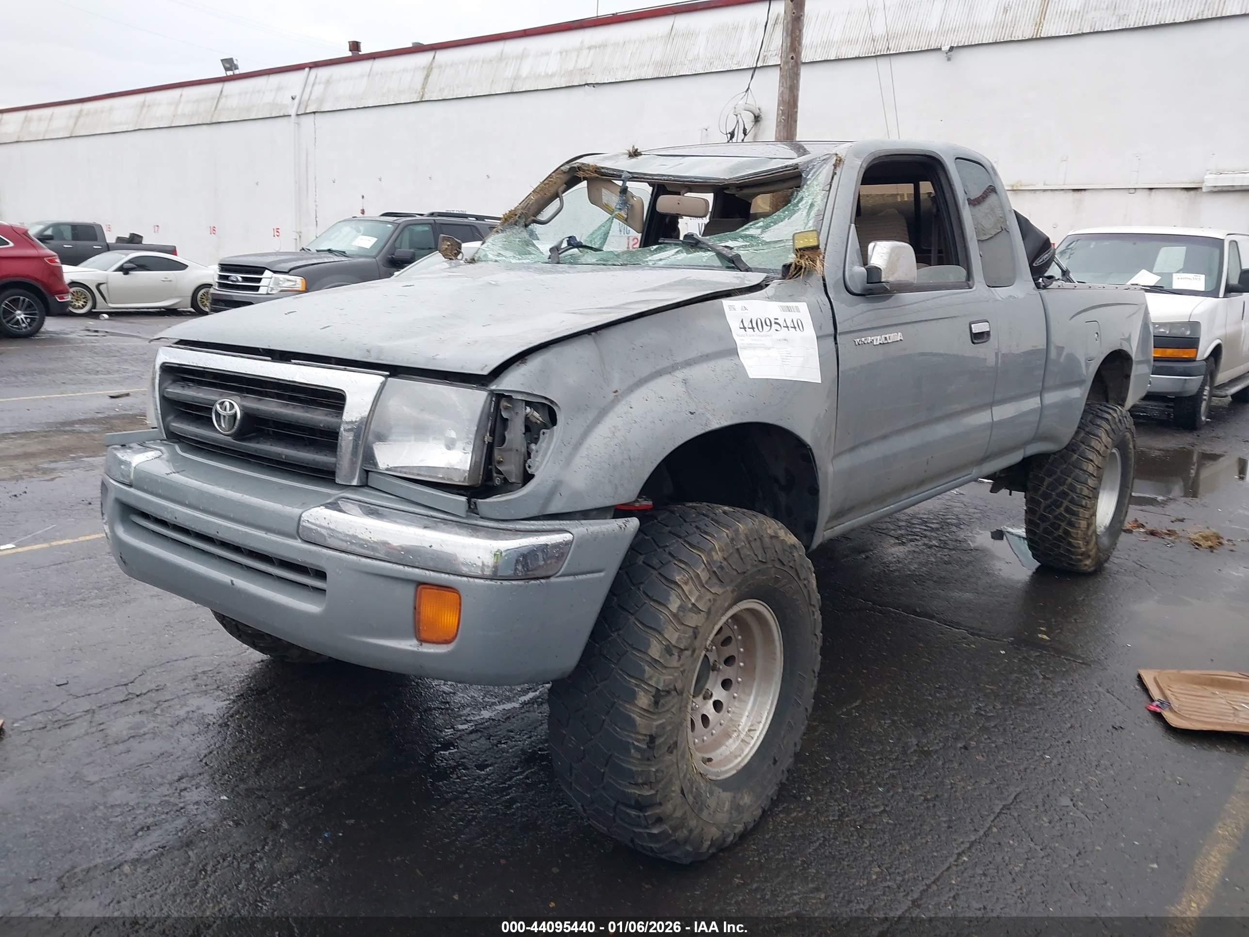 TOYOTA TACOMA image 2