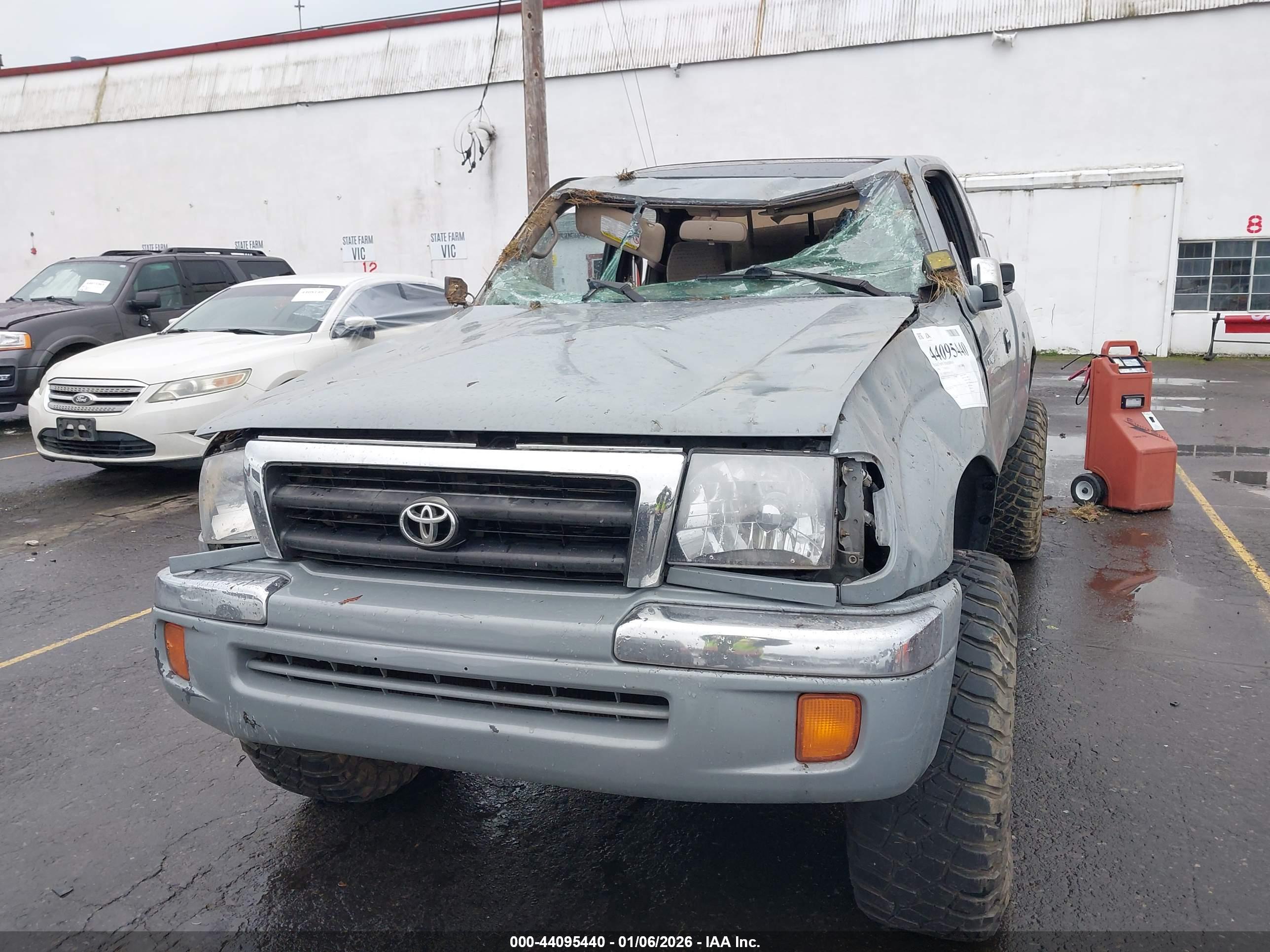 TOYOTA TACOMA image 6