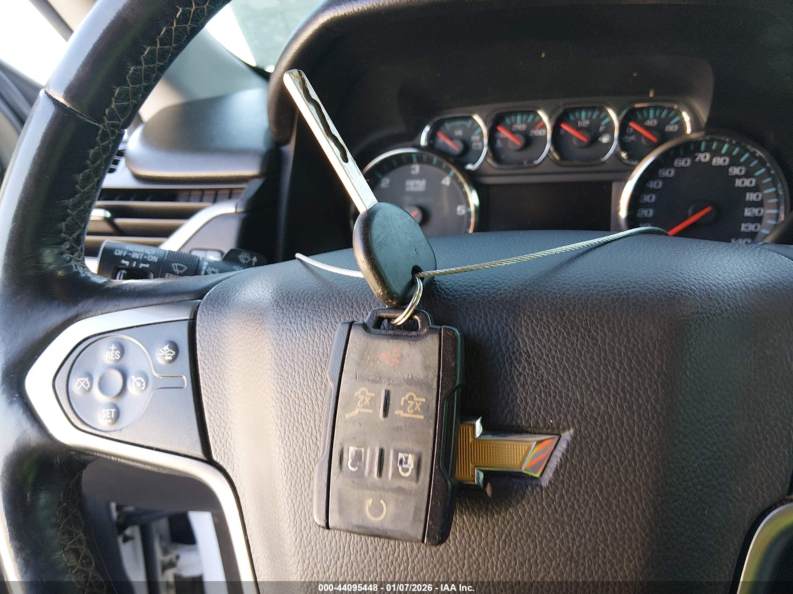 CHEVROLET SUBURBAN image 11