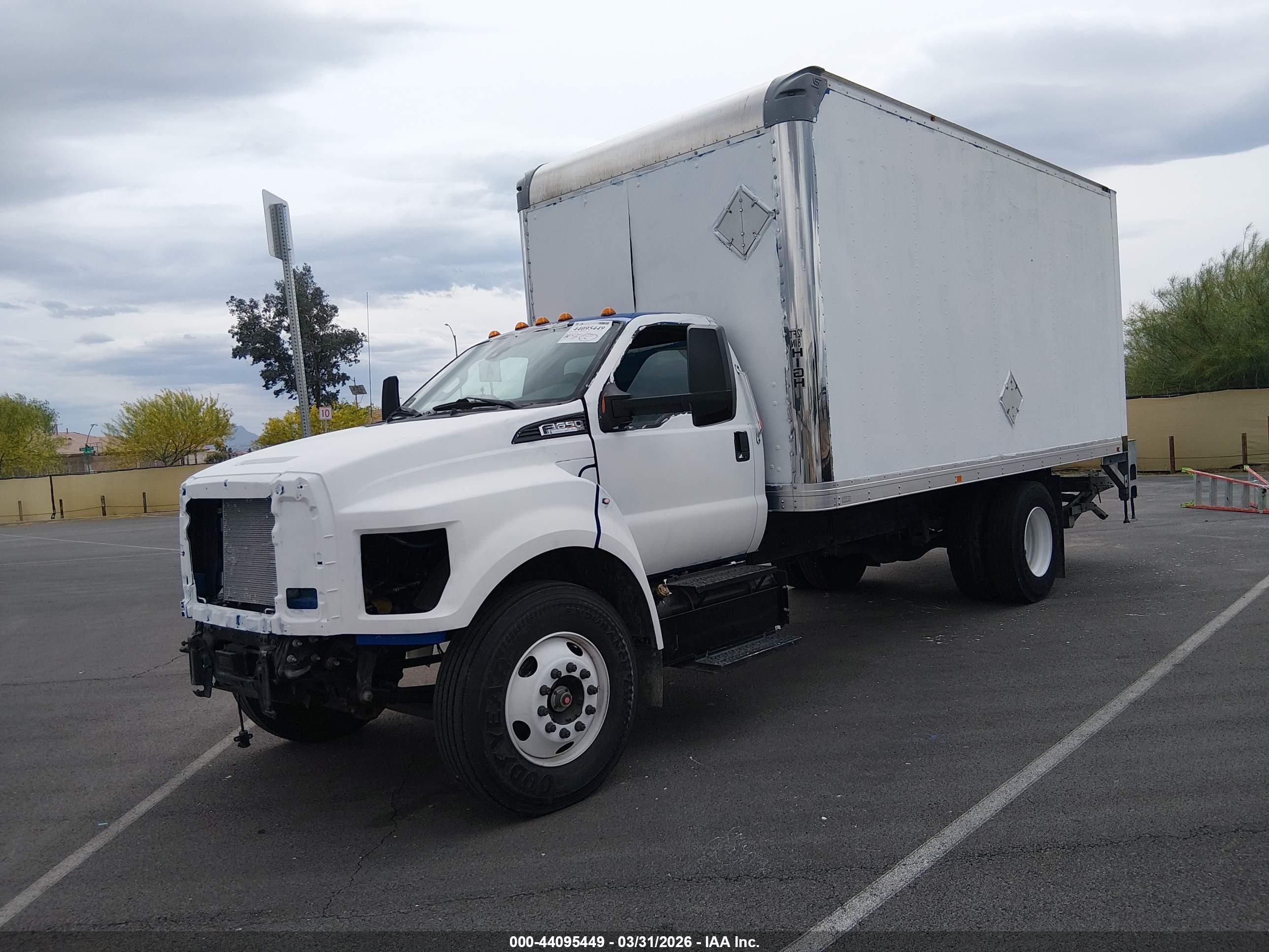 FORD F-650 image 2
