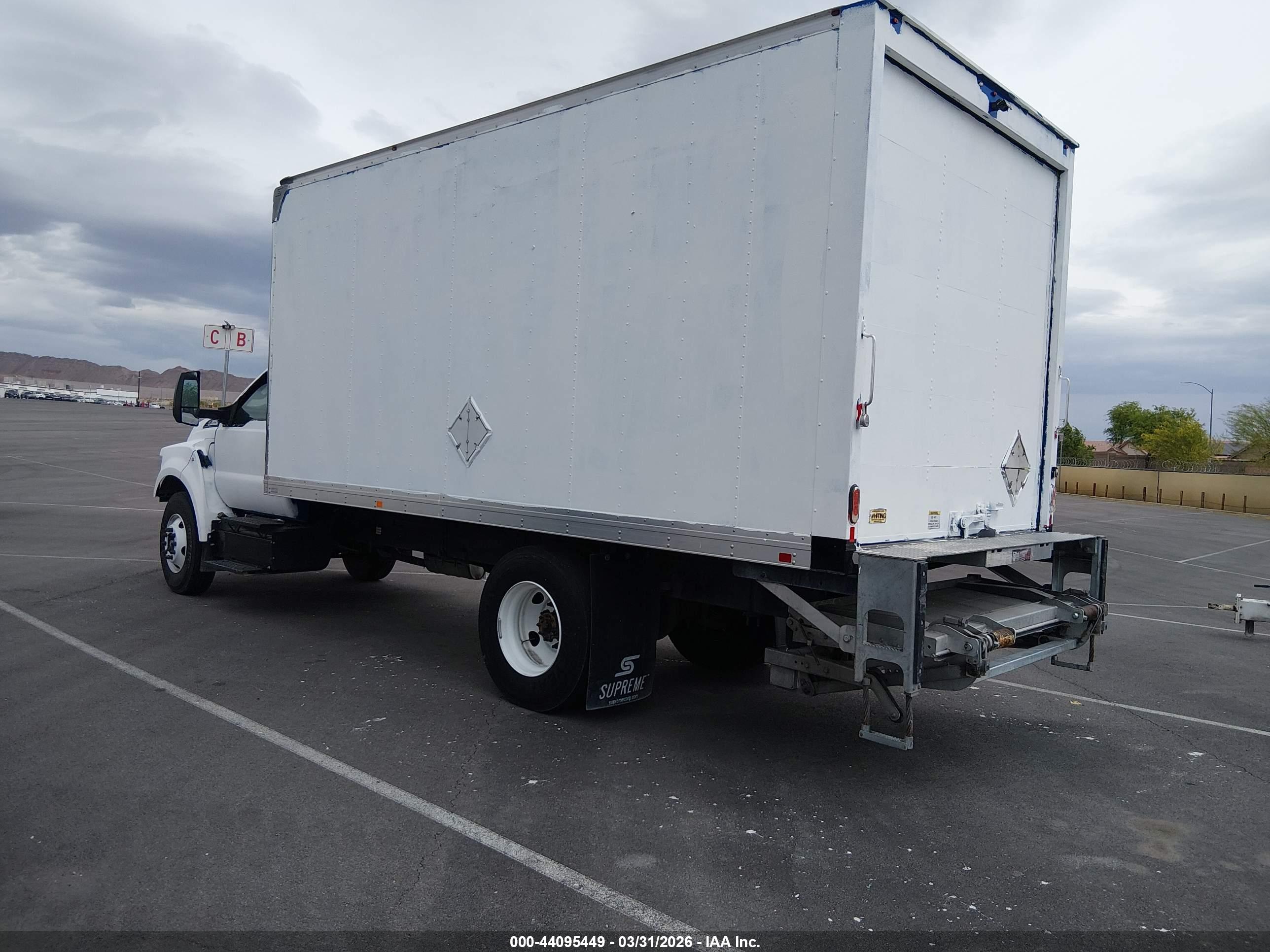 FORD F-650 image 3