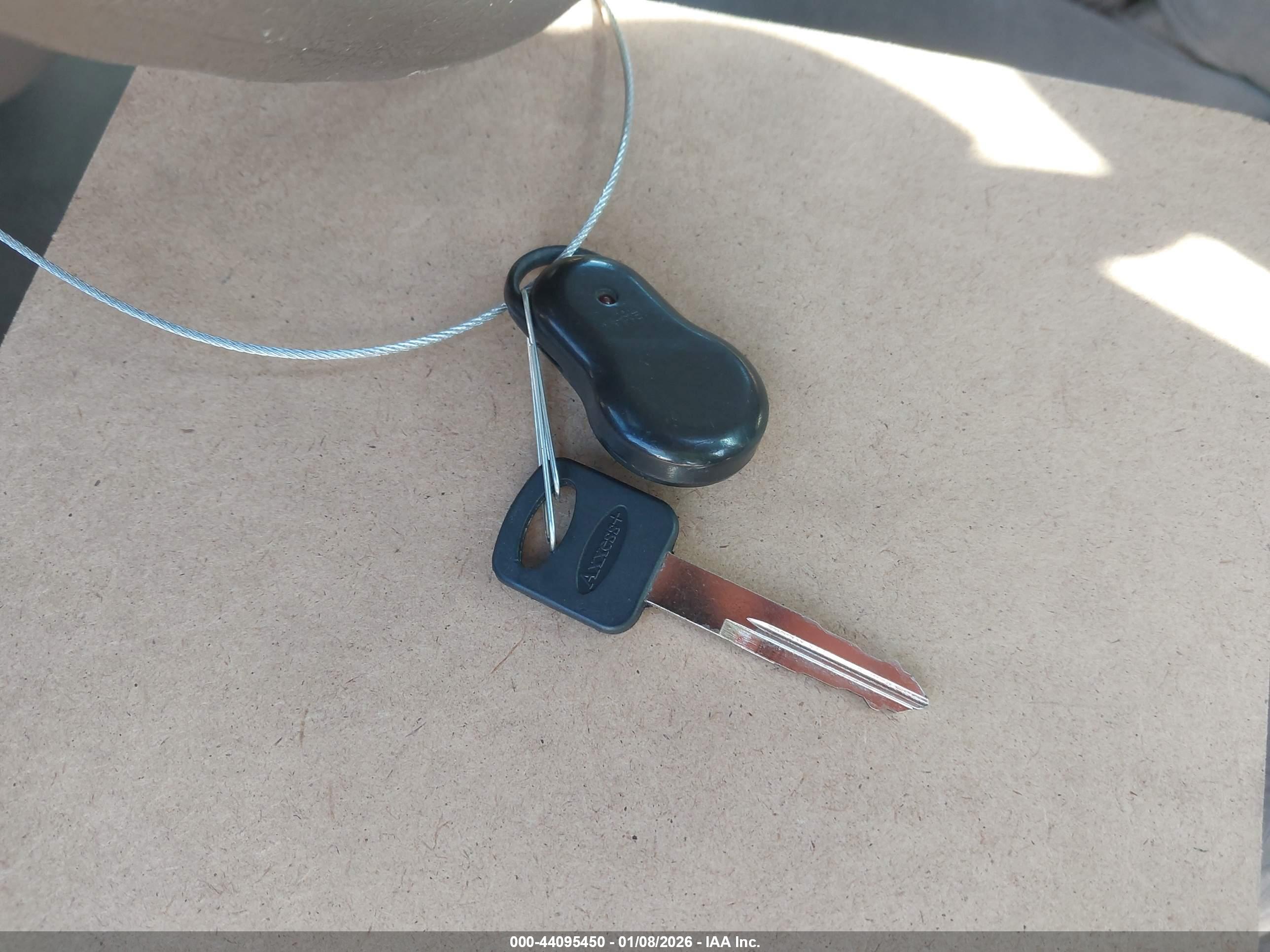FORD TAURUS image 11