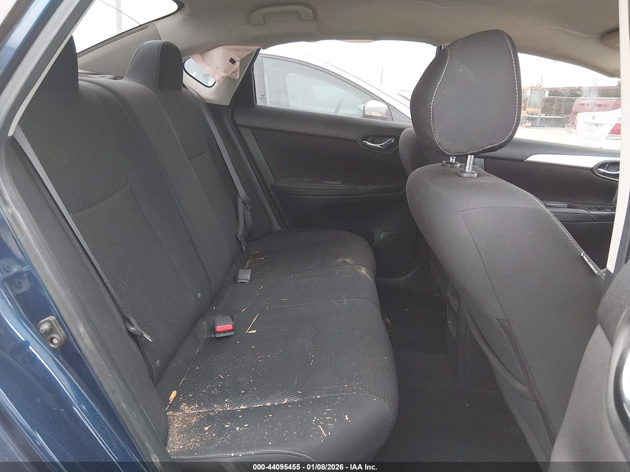 NISSAN SENTRA image 8