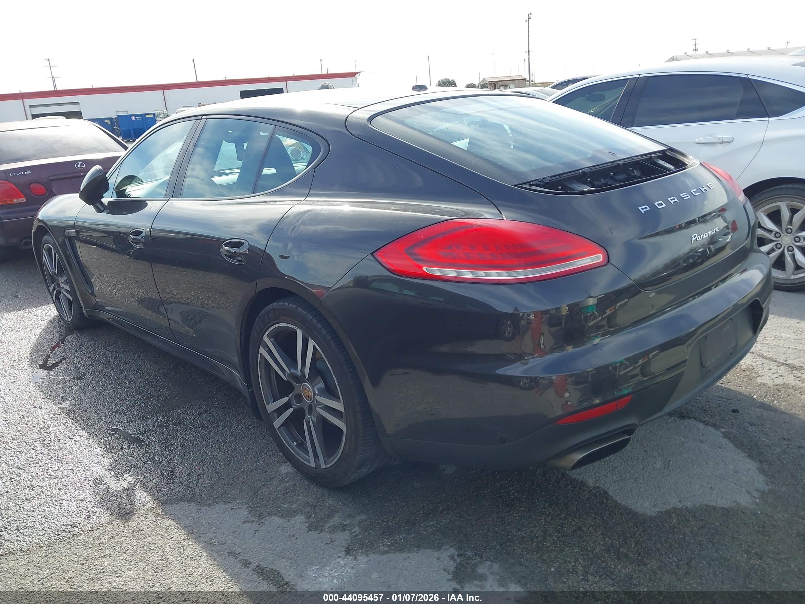 PORSCHE PANAMERA image 3