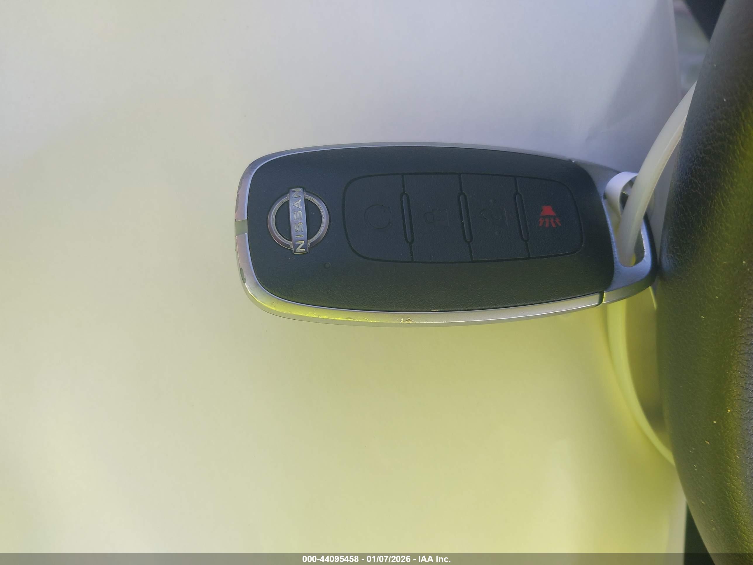 NISSAN ROGUE image 11