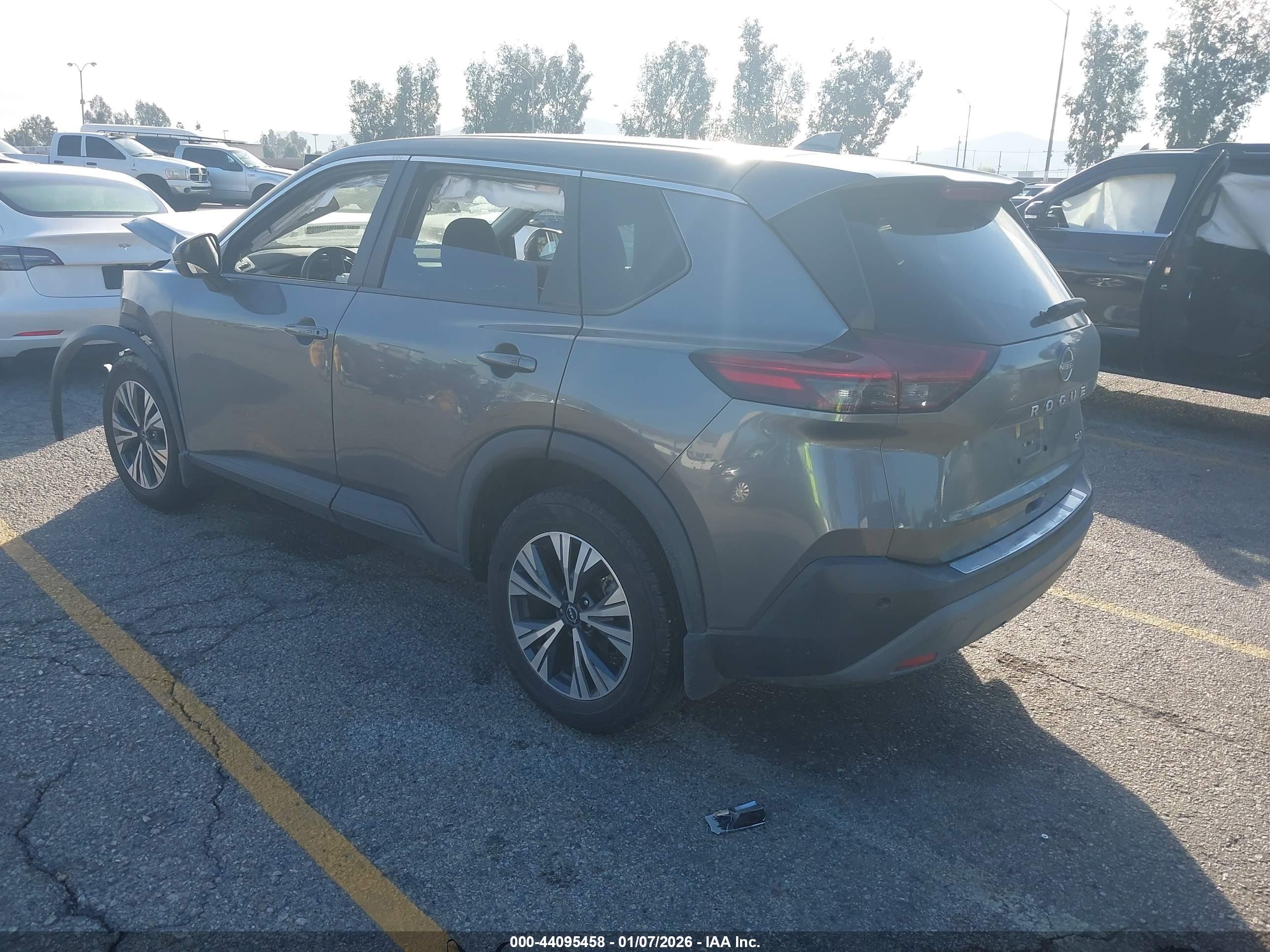 NISSAN ROGUE image 3