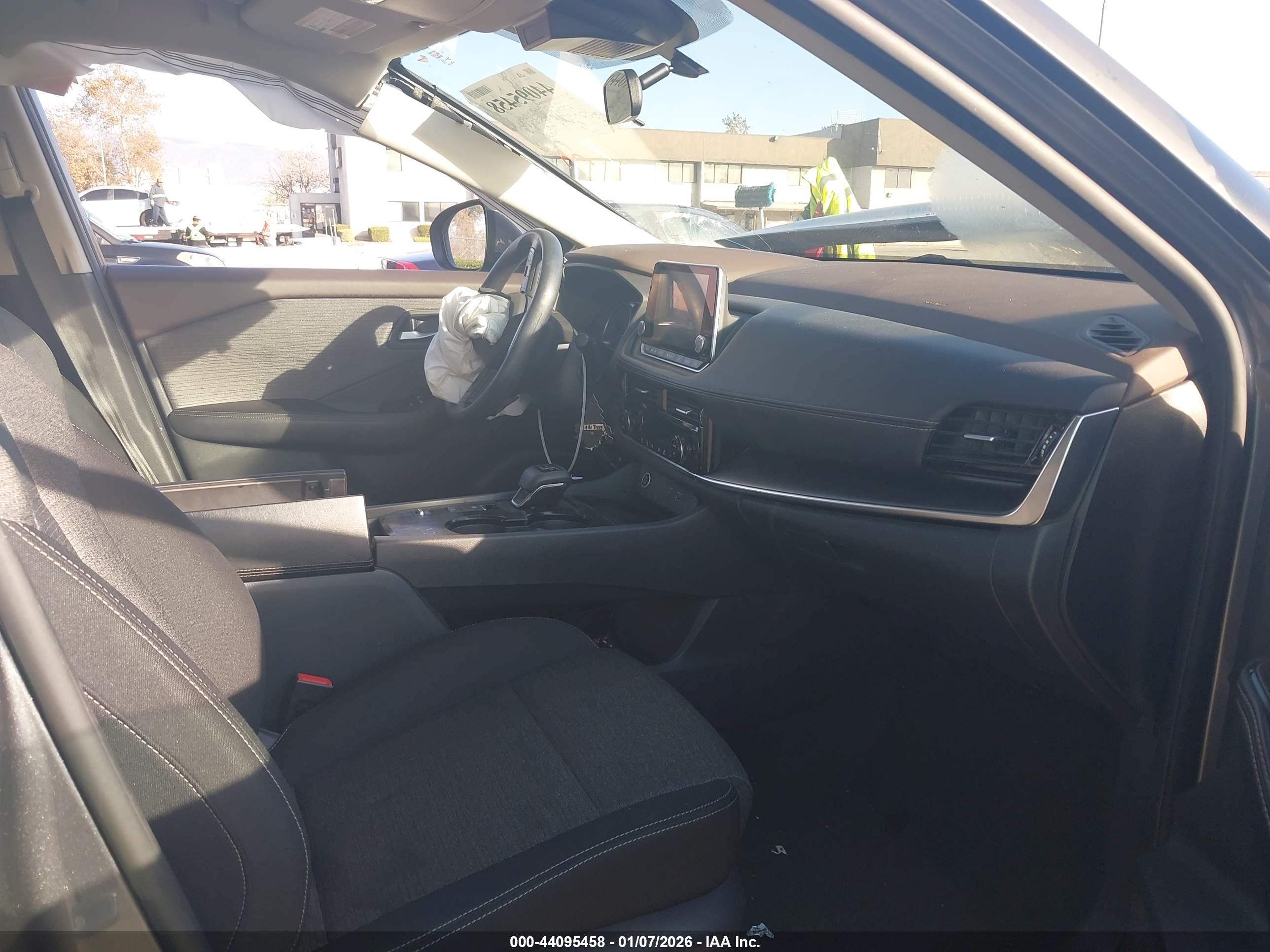 NISSAN ROGUE image 5