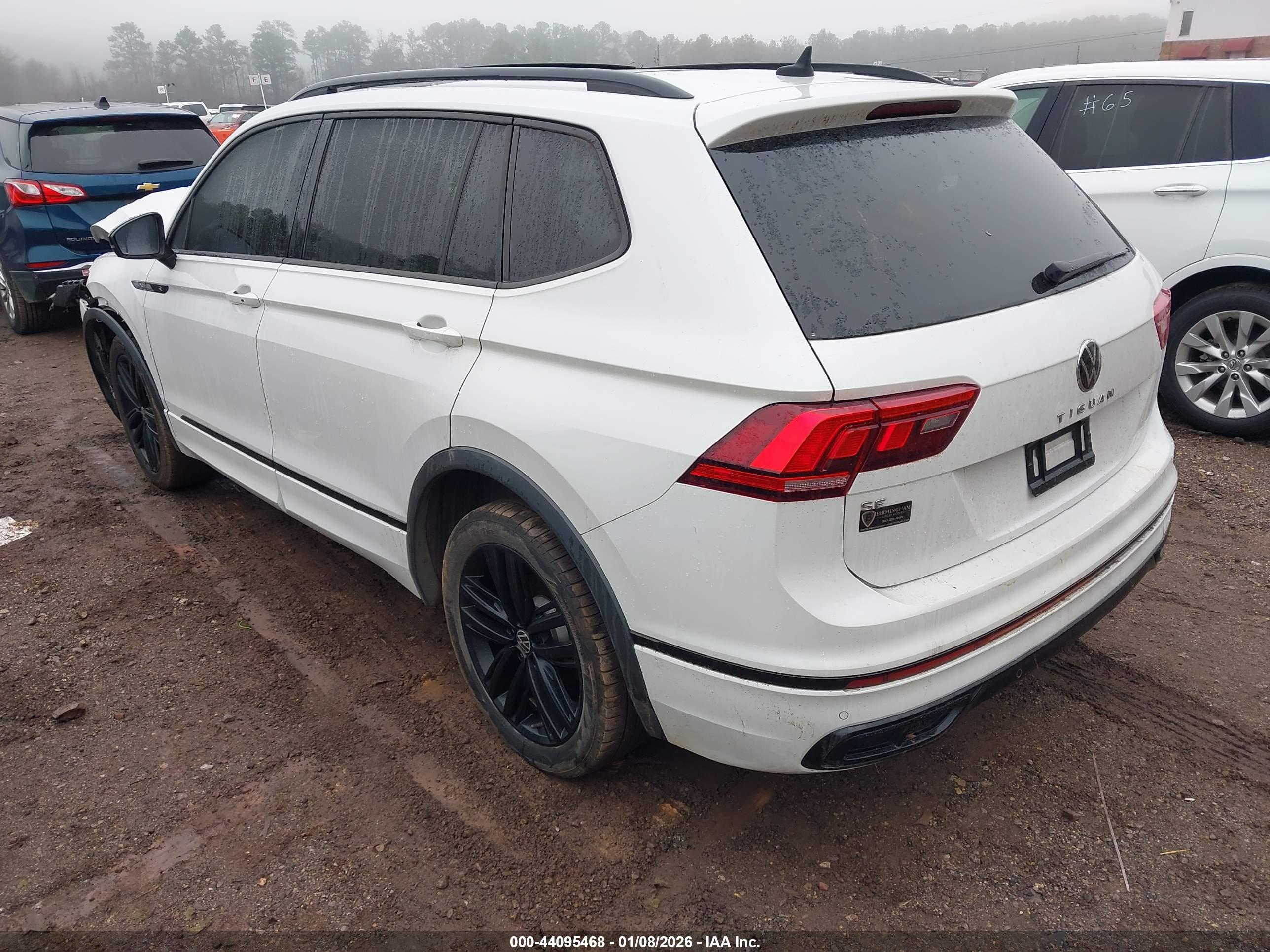 VOLKSWAGEN TIGUAN image 3