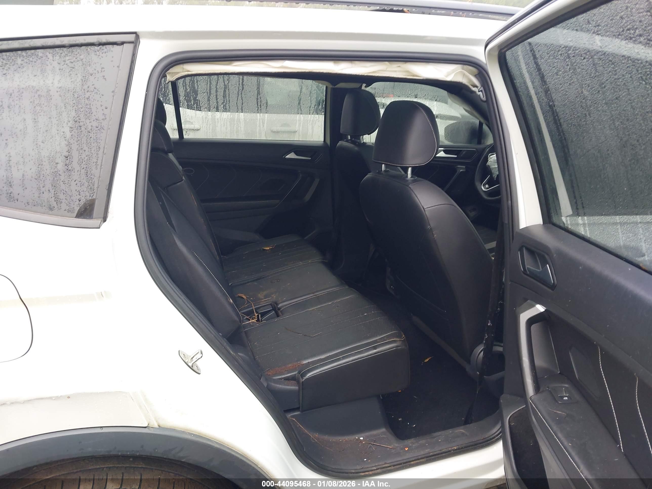 VOLKSWAGEN TIGUAN image 8