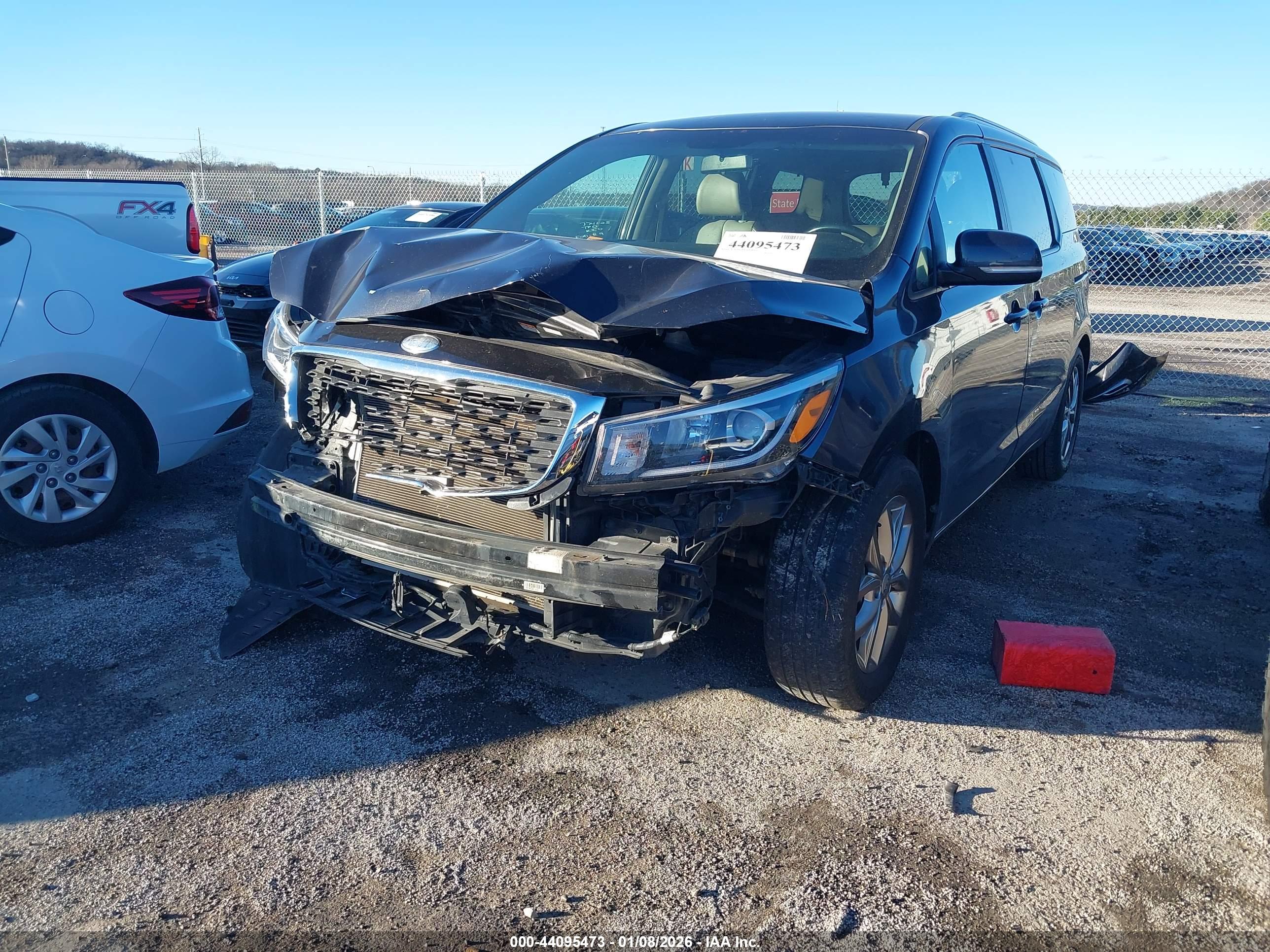 KIA SEDONA image 2
