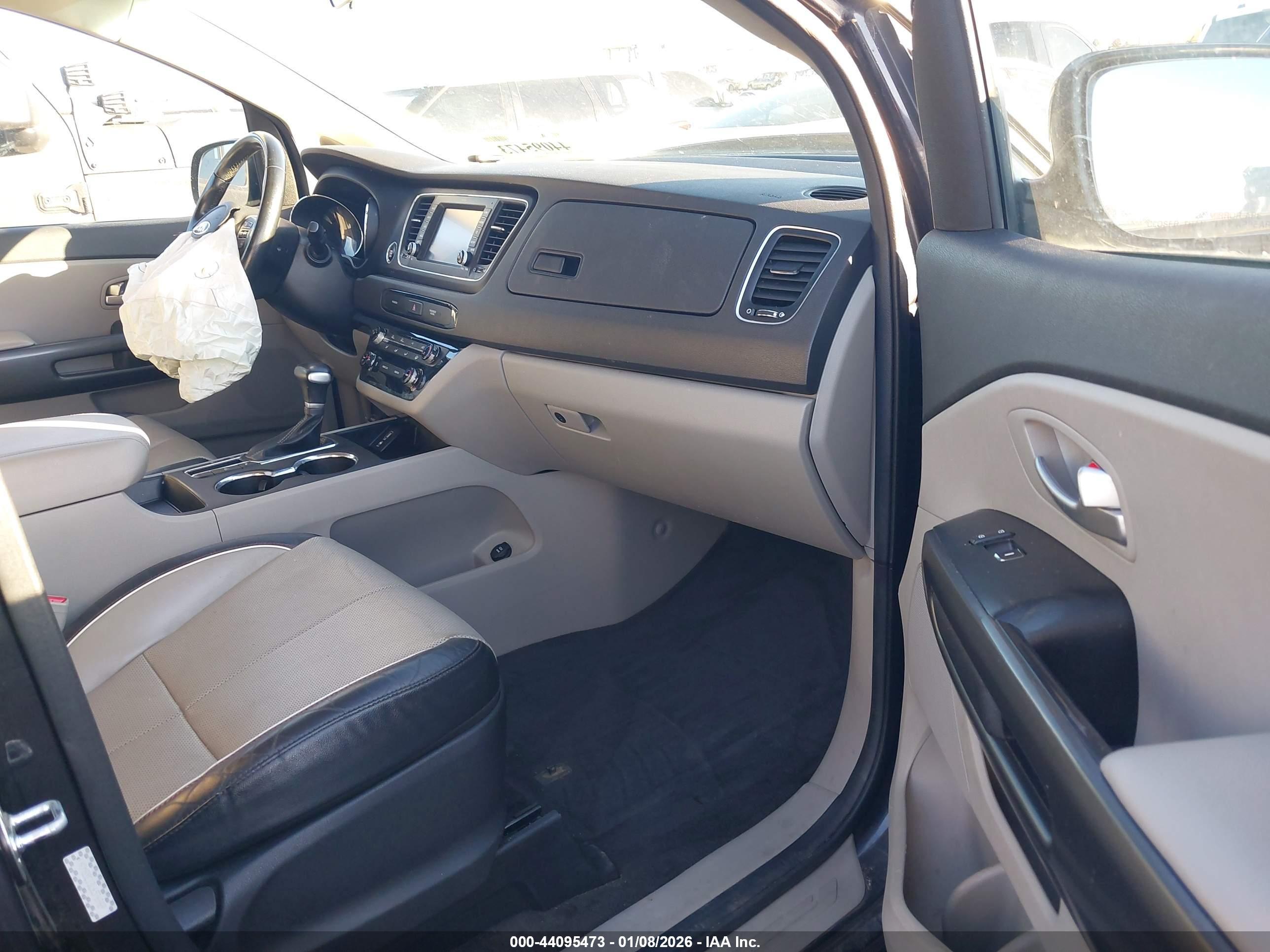 KIA SEDONA image 5
