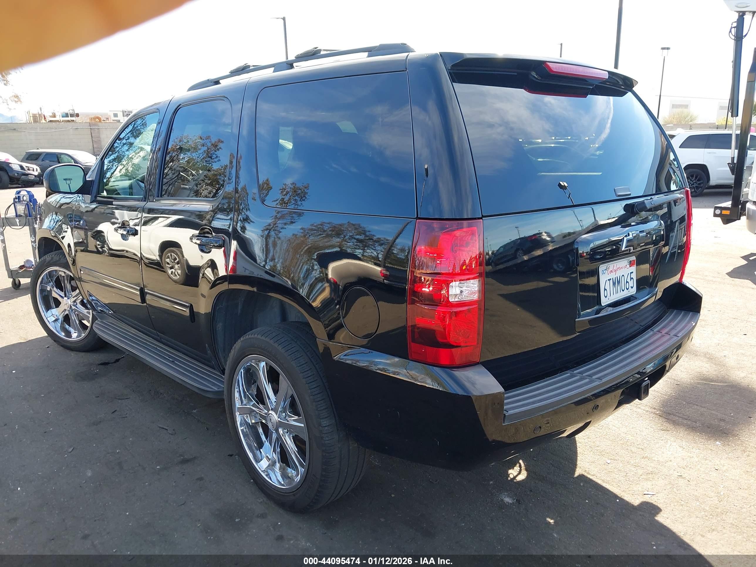 CHEVROLET TAHOE image 3