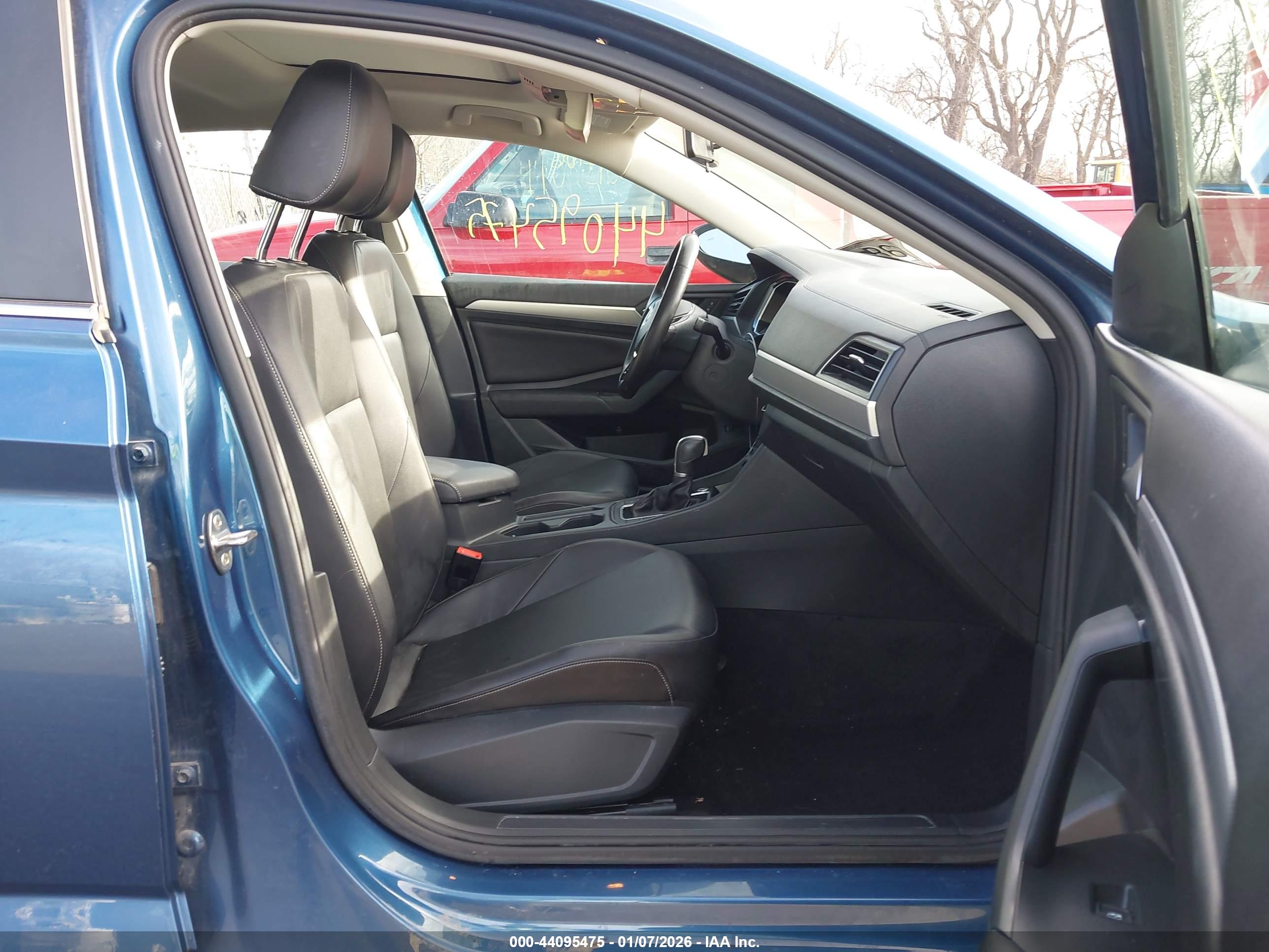 VOLKSWAGEN JETTA image 5