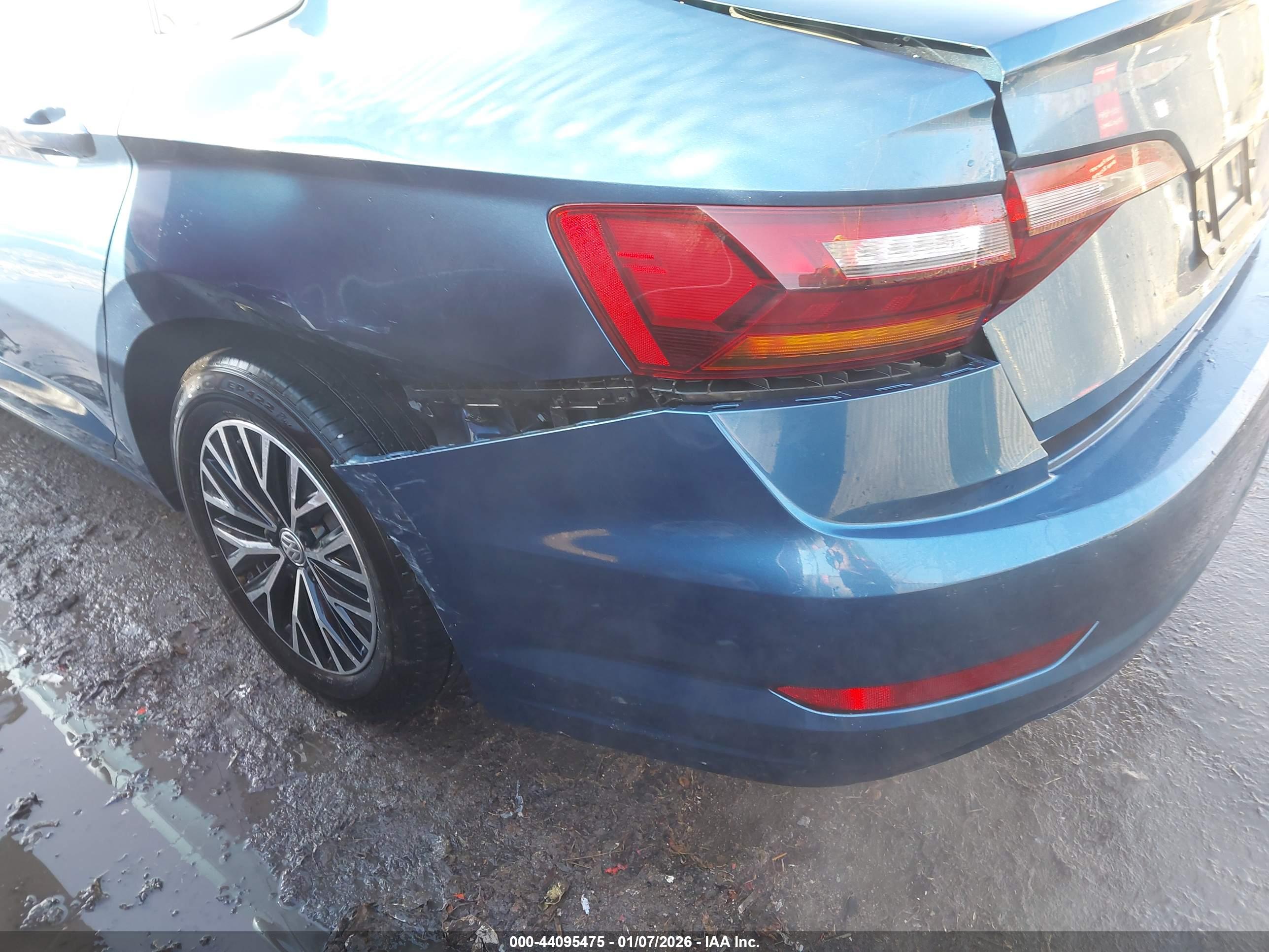 VOLKSWAGEN JETTA image 6