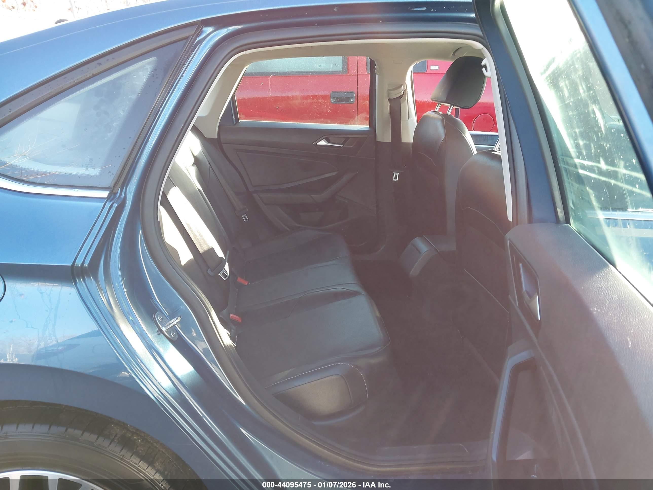 VOLKSWAGEN JETTA image 8