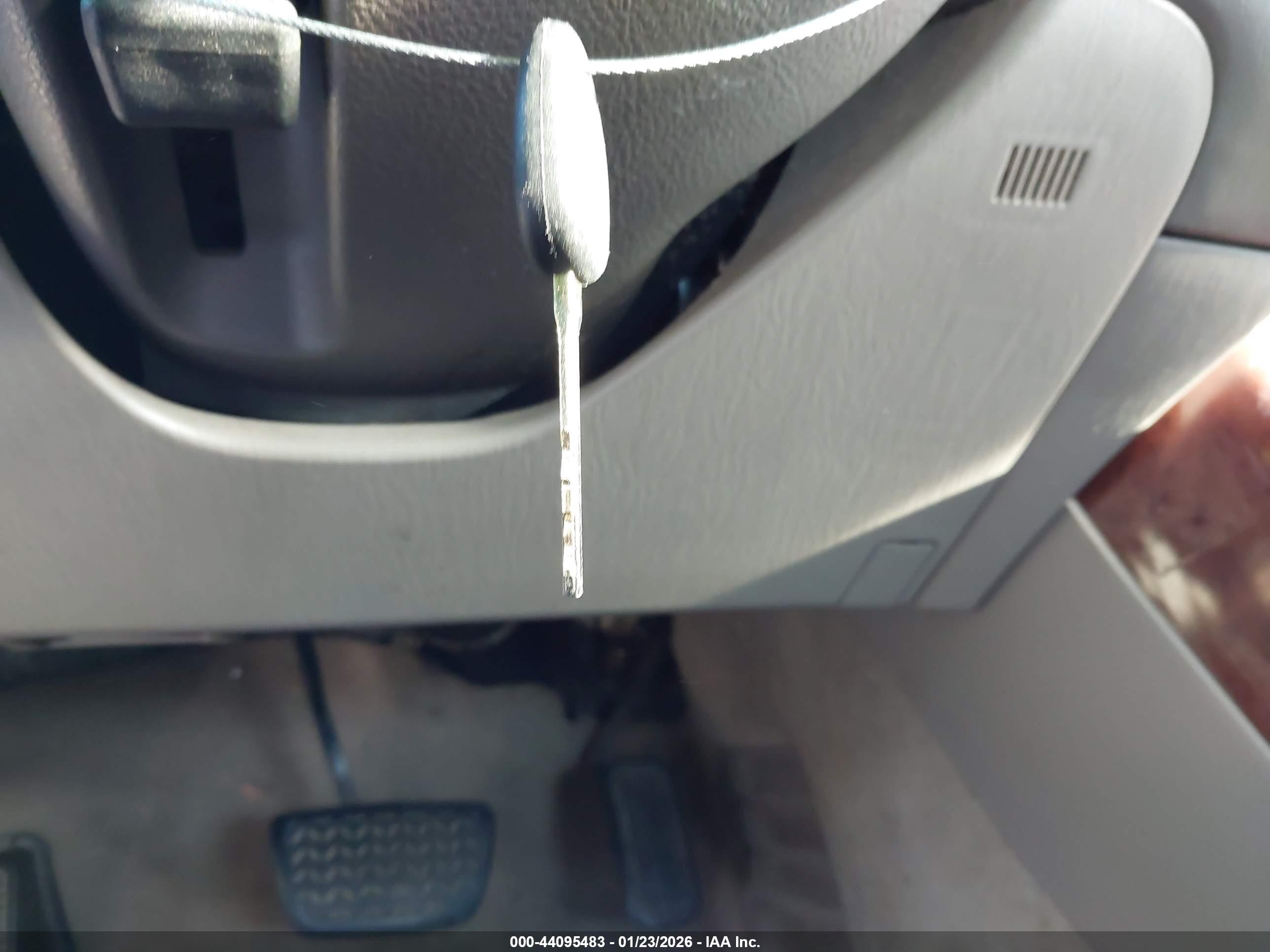 TOYOTA CAMRY image 11