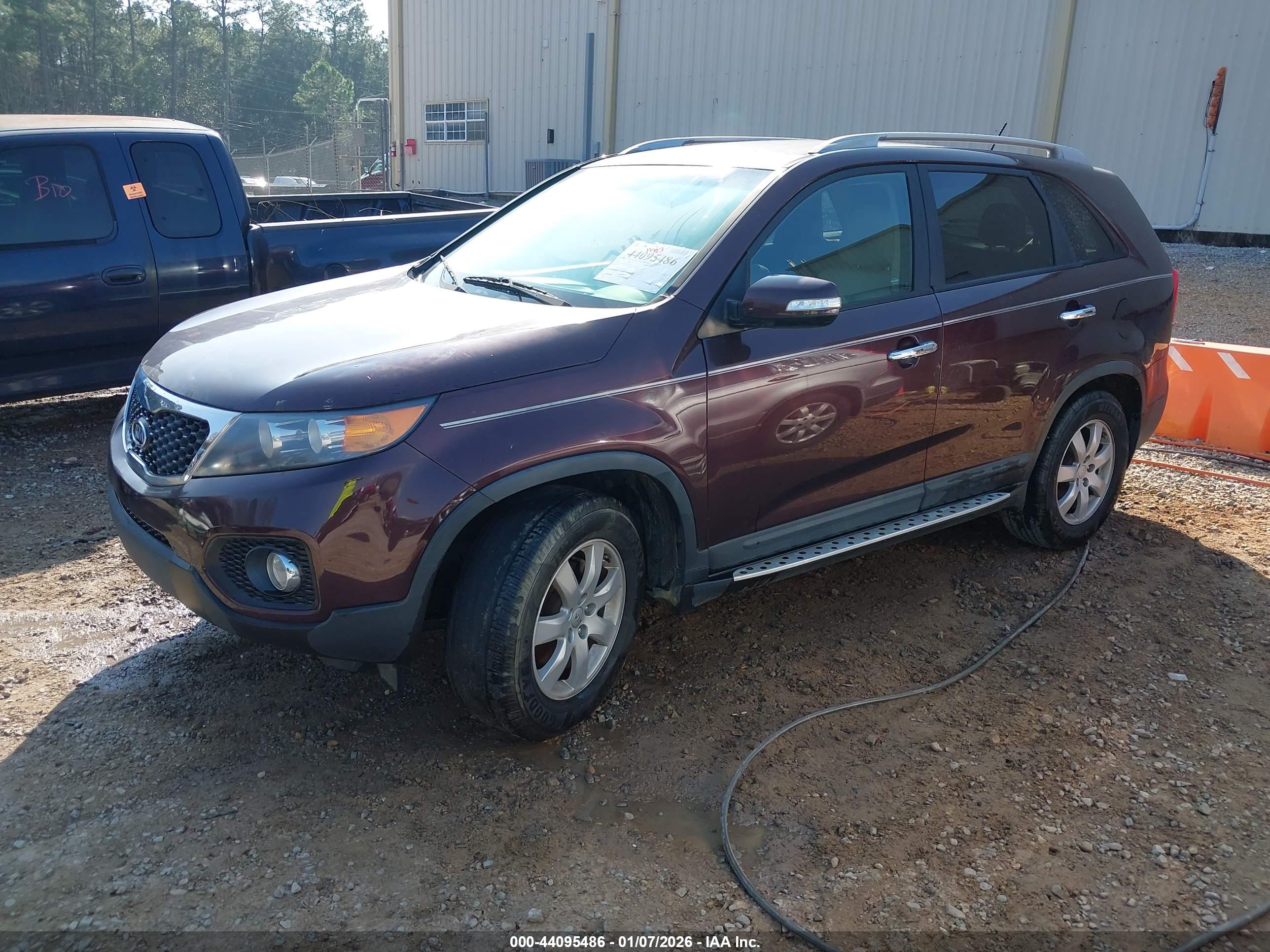 KIA SORENTO image 2