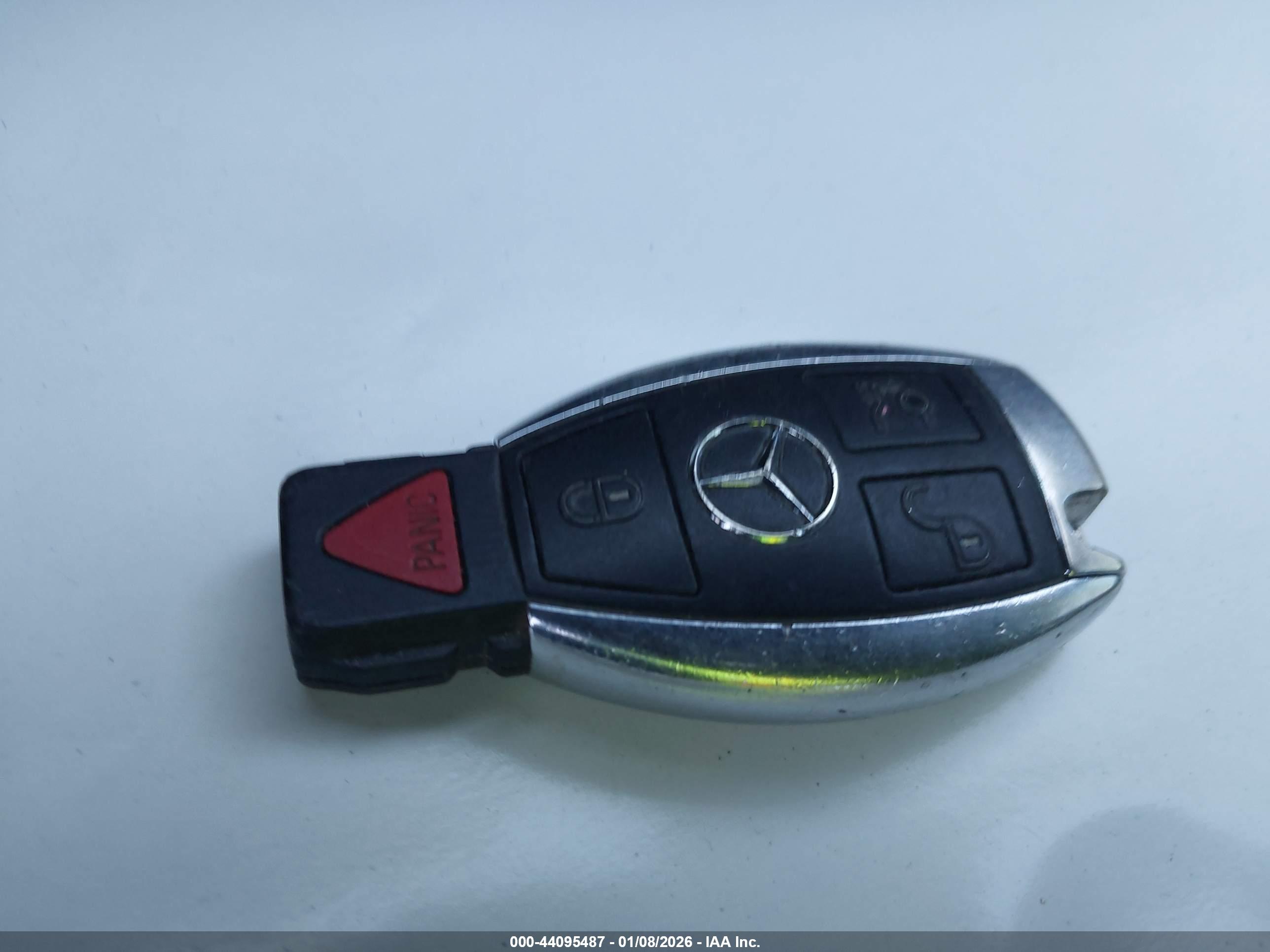 MERCEDES-BENZ E image 11