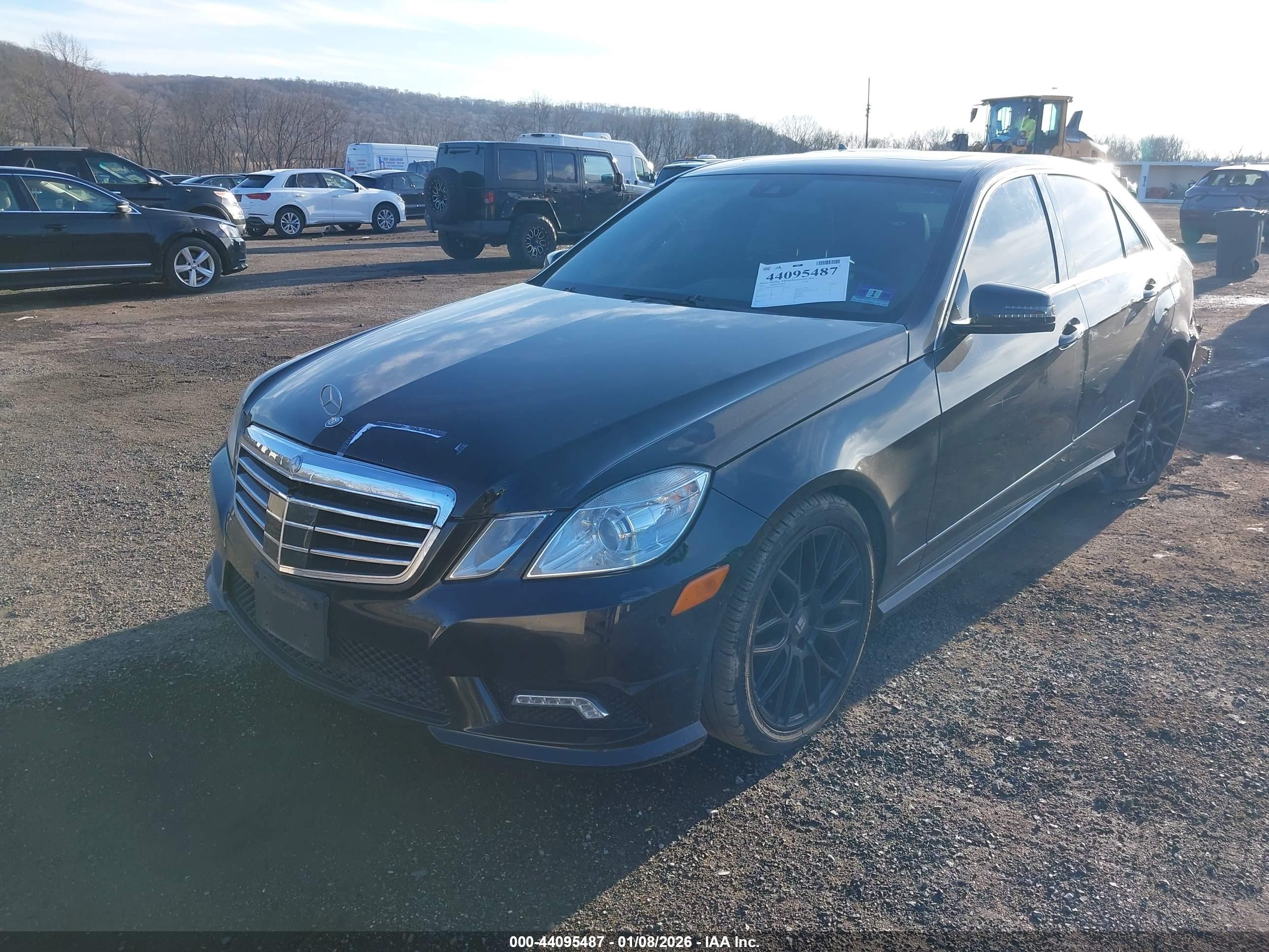 MERCEDES-BENZ E image 2