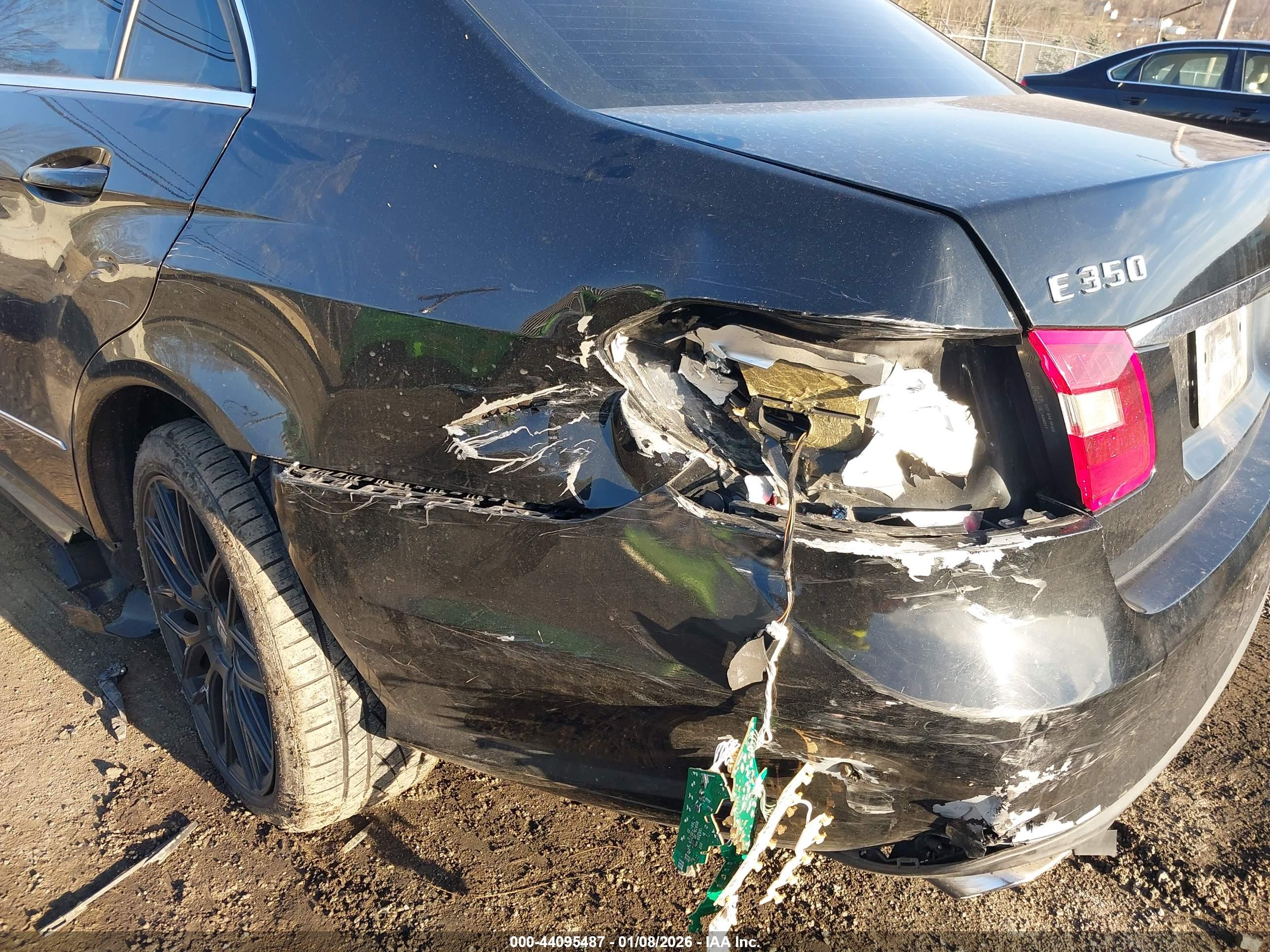 MERCEDES-BENZ E image 6