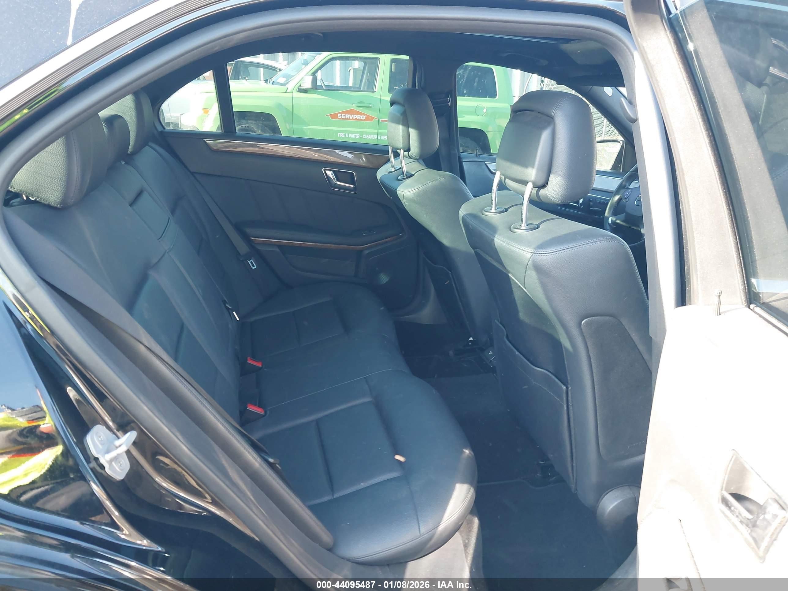 MERCEDES-BENZ E image 8