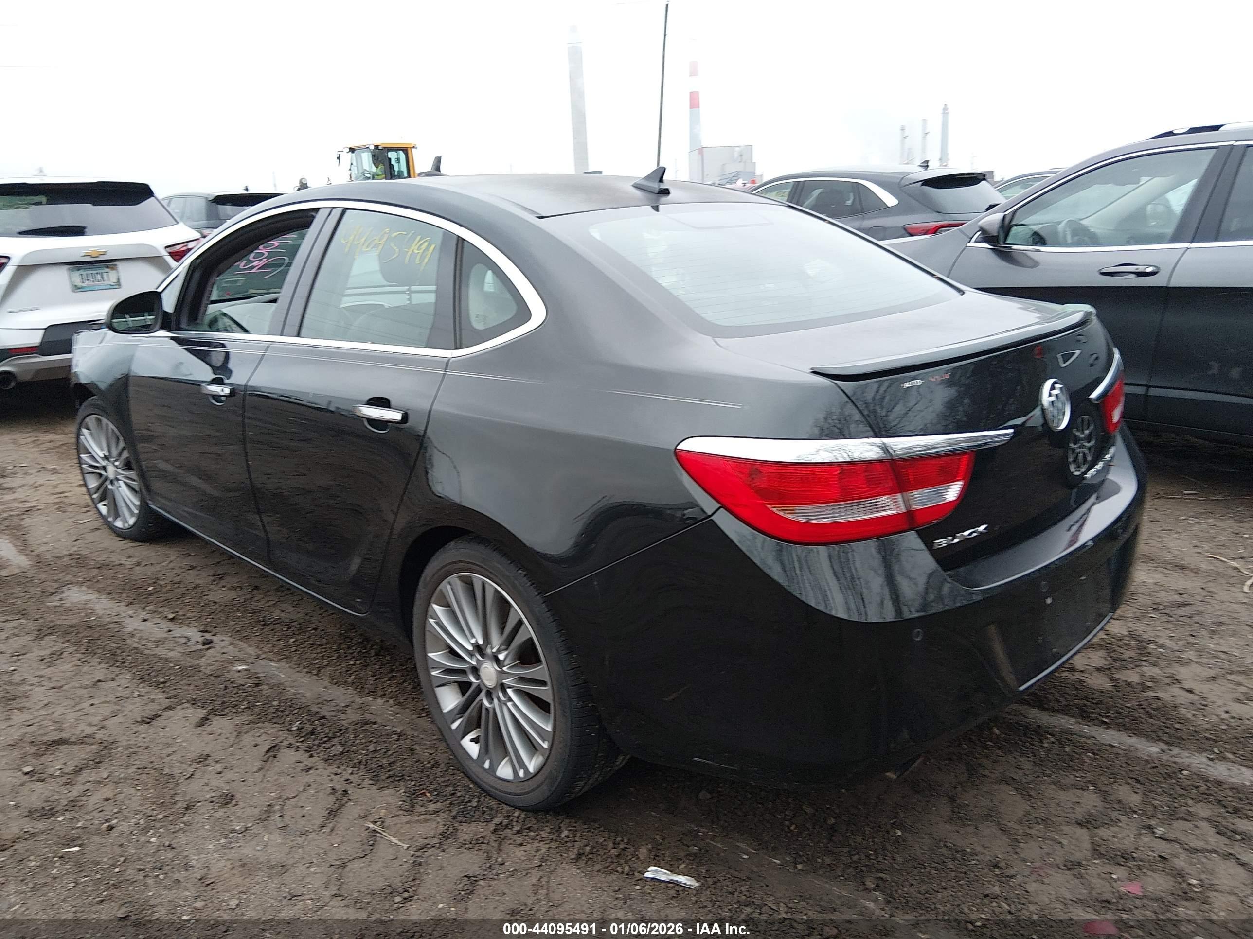 BUICK VERANO image 3