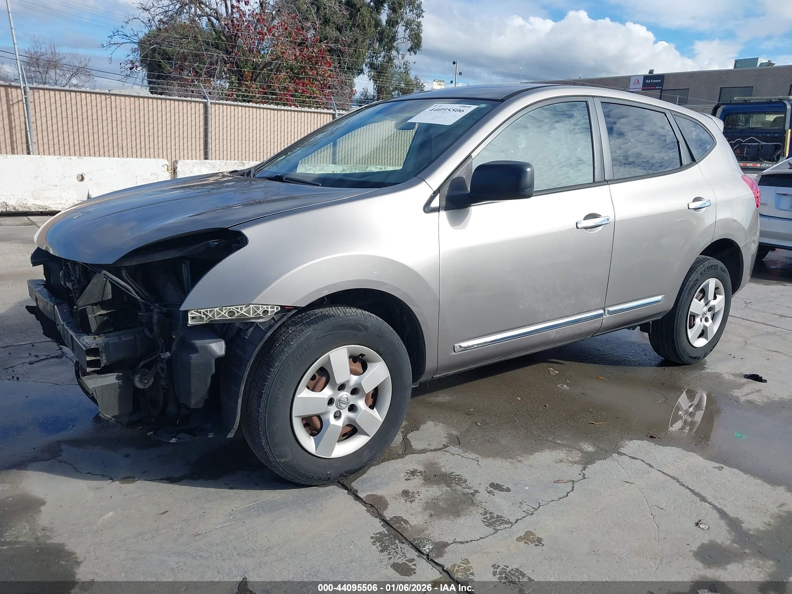 NISSAN ROGUE image 2
